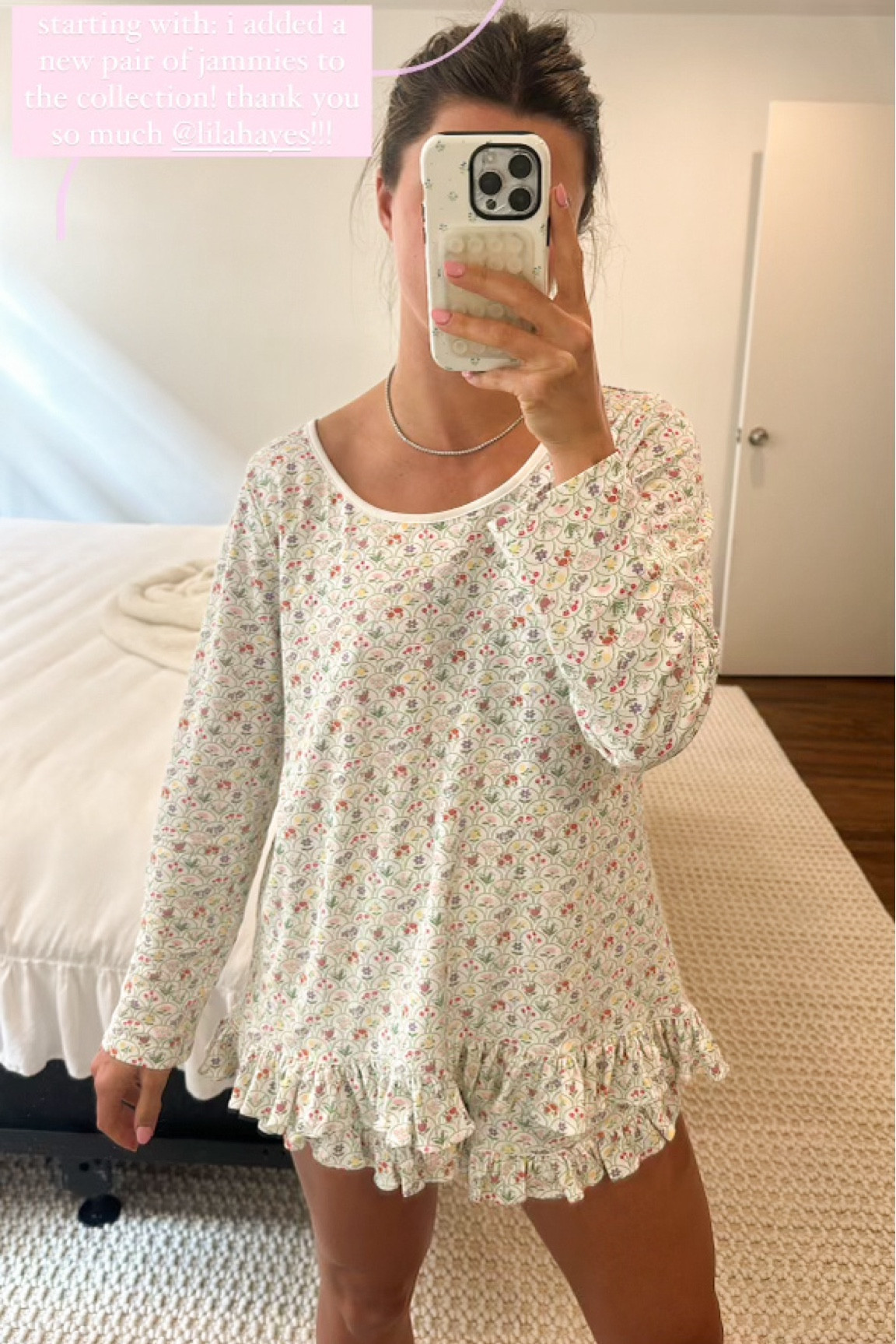 Added some jammies to my collection🫶🏼🌷

Wearing a size small! 