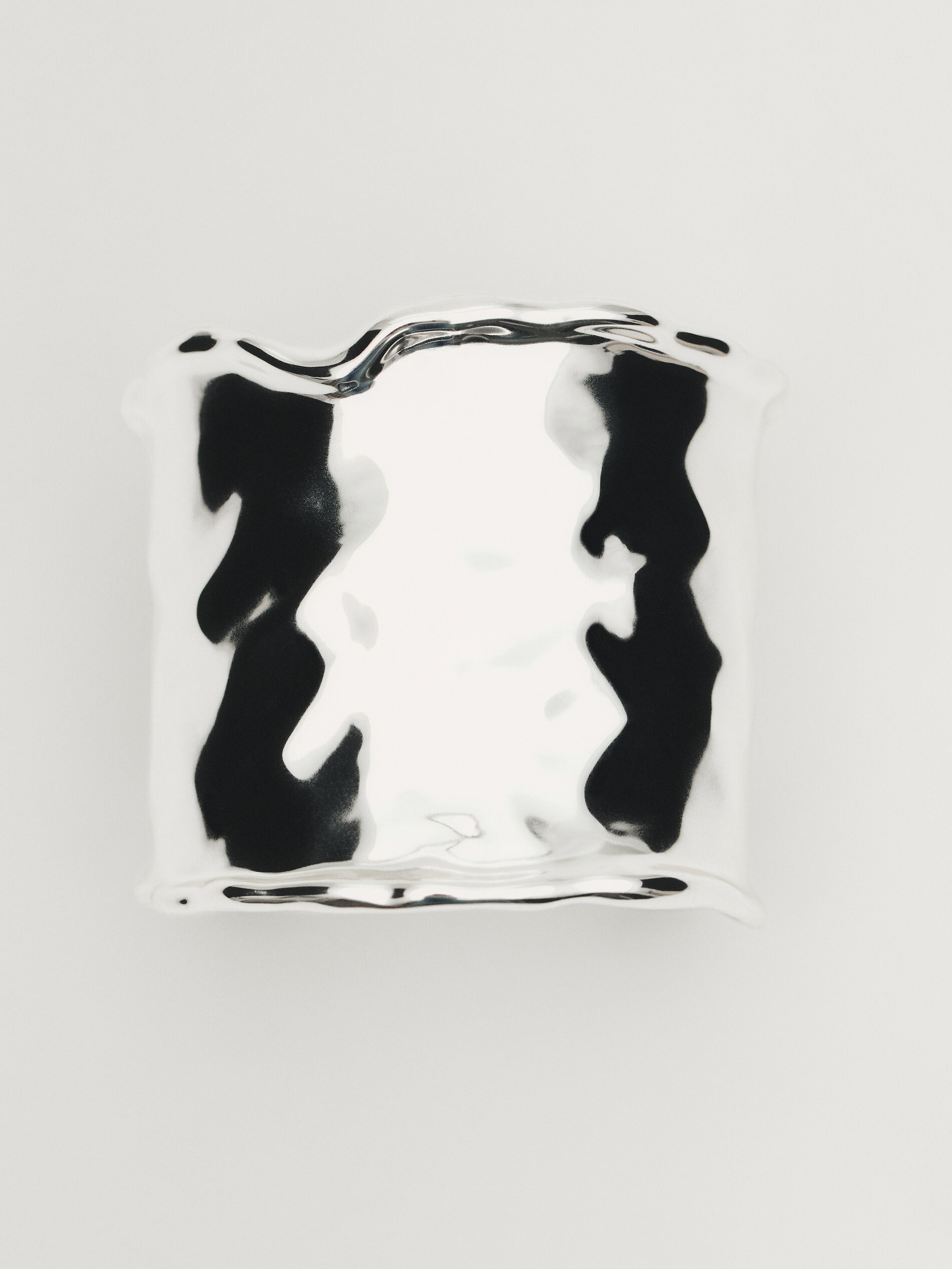 Irregular textured arm cuff | Massimo Dutti US