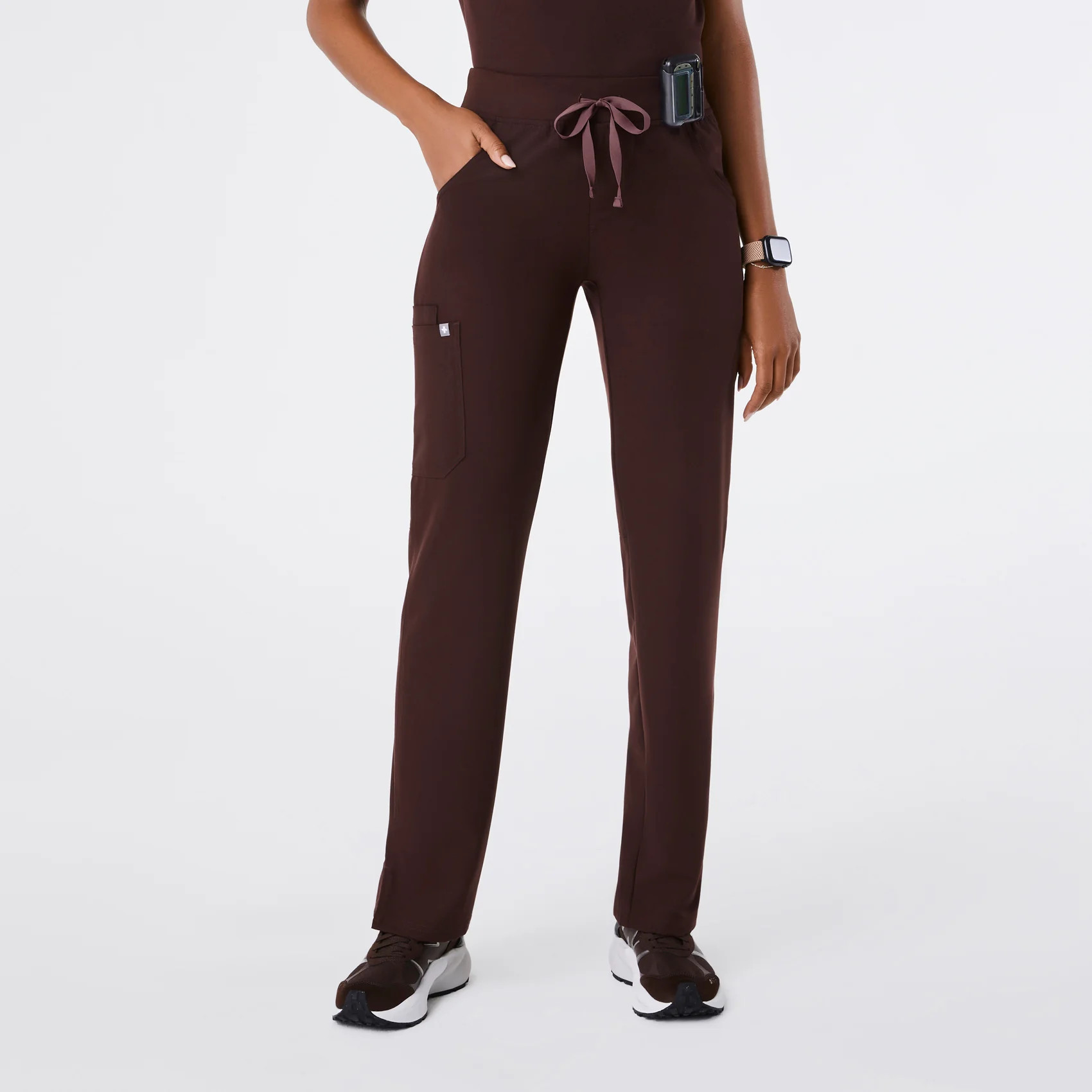 Women's Kade Cargo Scrub Pants™ - Espresso · FIGS | FIGS