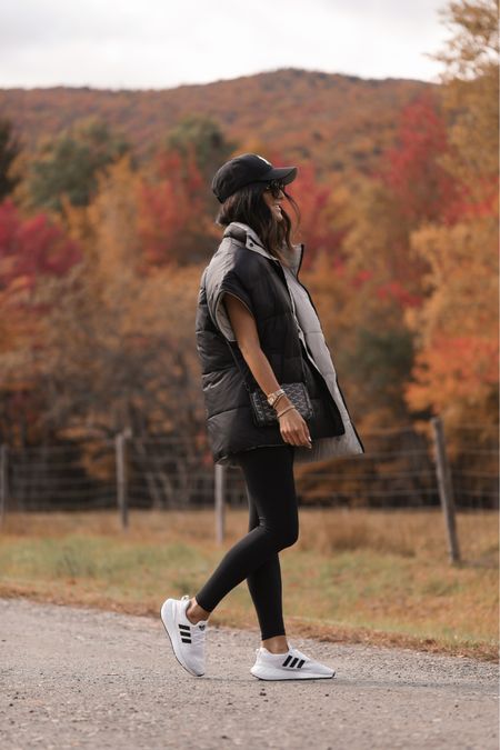 I’m just shy of 5’7 wearing the size Small vest although I would size down. Wearing size 4 leggings 25” length 

Athleisure style, fall look, accessories, StylinByAylin 

#LTKunder100 #LTKstyletip #LTKSeasonal