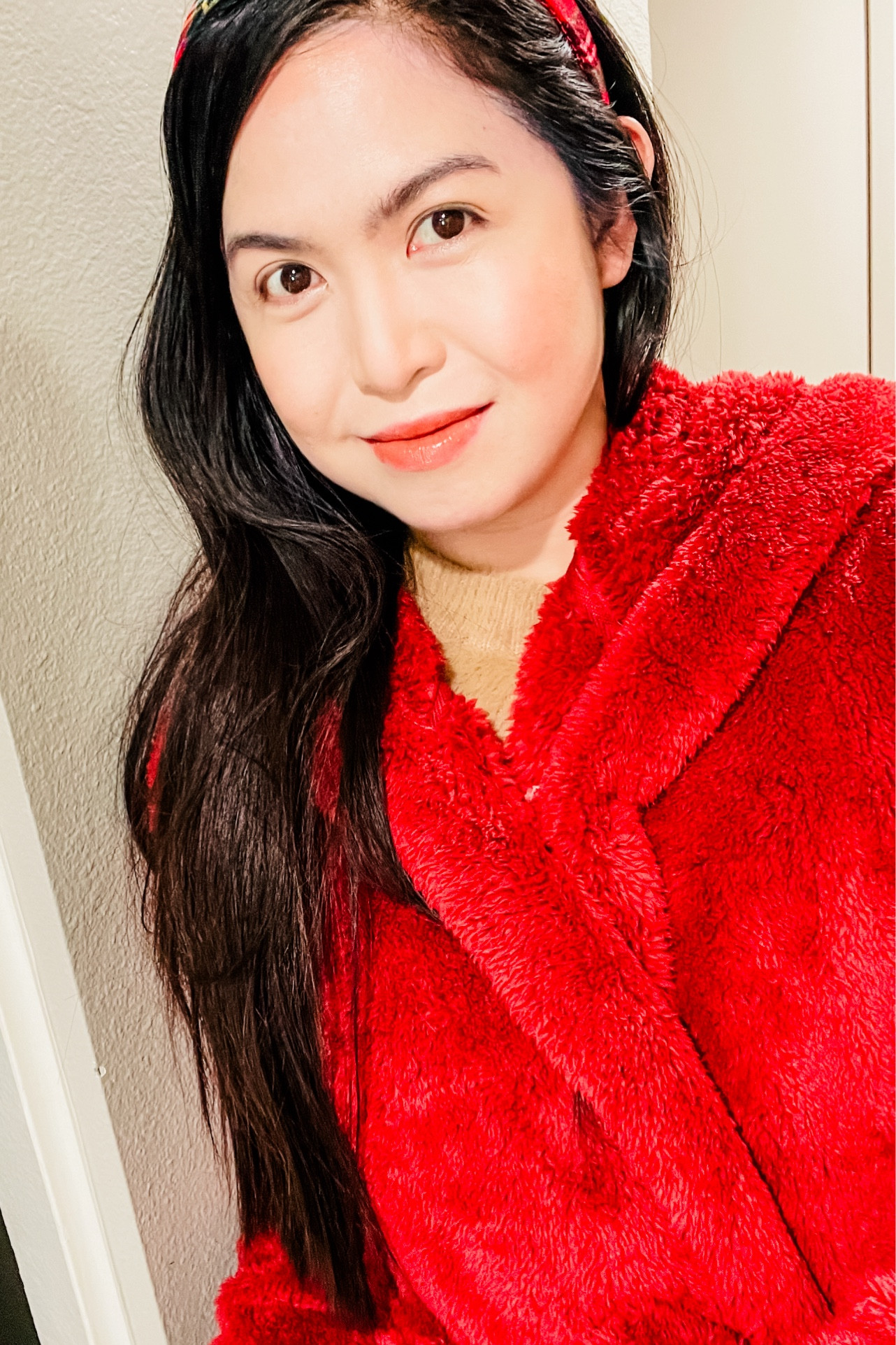 Staying in for the holidays? Why not stay cozy?🥰❤️This red robe is sooo luxurious, a splurge but worth it! Keeps me warm during those cold mornings! Linked similar affordable ones below








#ltkseasonal #ltkstyletip #uggrobe #nordstrom #amazon #red #redrobe #ltkhome #winterstyle #ltkbaby #ltkmaternity #bathrobe #cozystyle #christmasstyle #christmaslook #ltkbeauty

#LTKHoliday #LTKFindsUnder100 #LTKGiftGuide