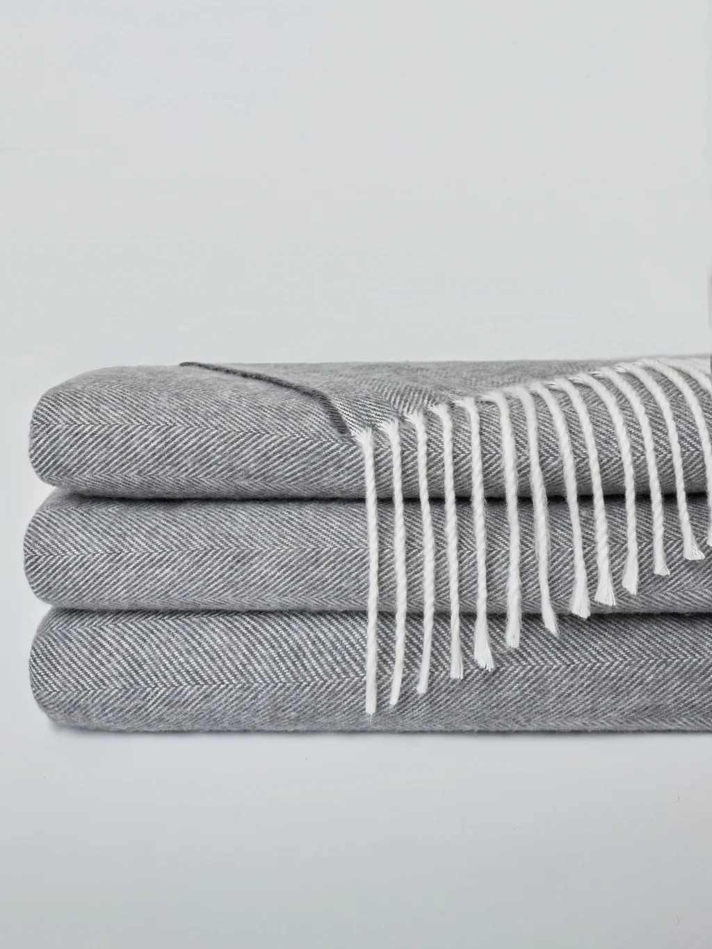 Bamboo Herringbone Tassel Throw | Cozy Earth