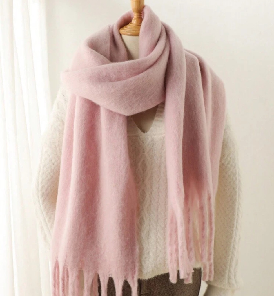 Pink scarf 

#LTKwinter #LTKcanada
