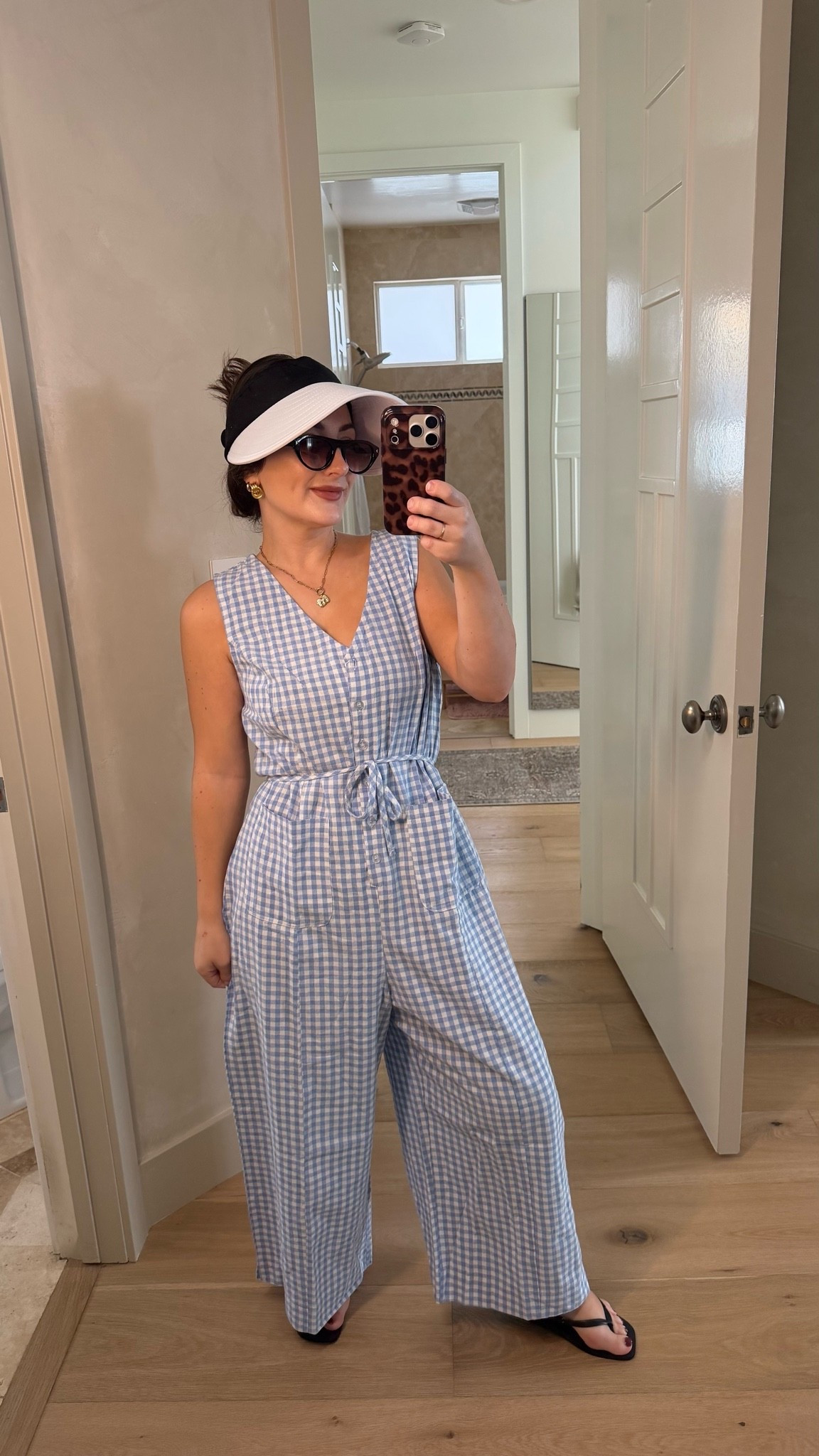 Gingham jumpsuit size small

5’0” 135lbs

#LTKootd #LTKPetite #LTKdayinmylife