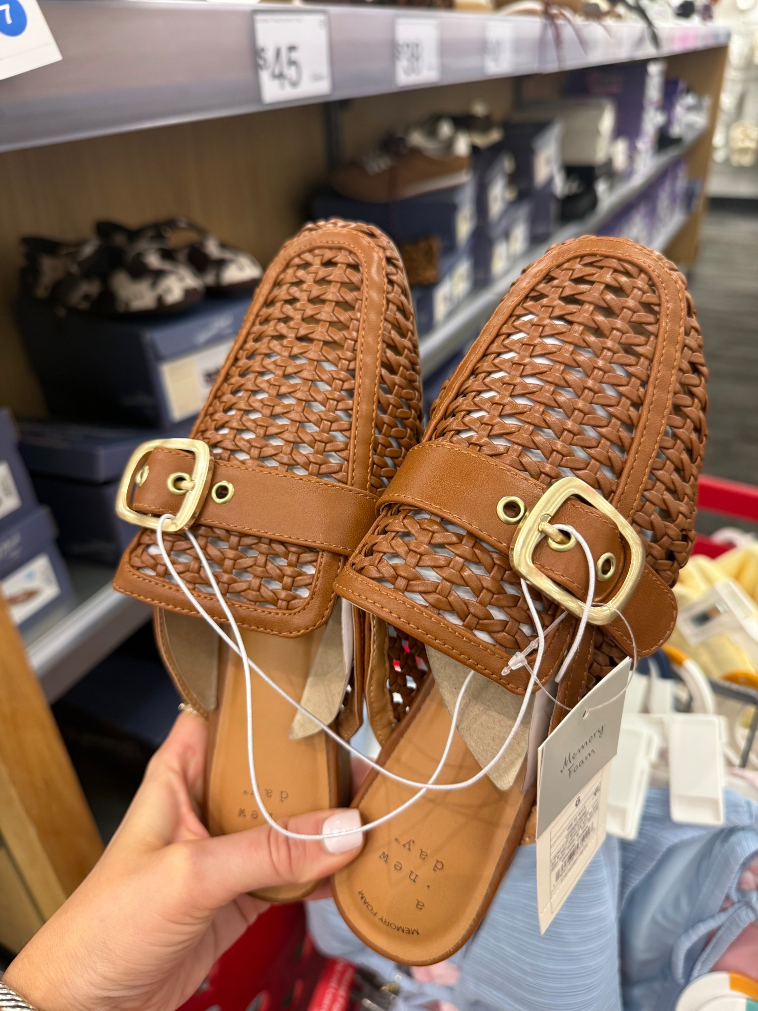 Target flats! So cute going into spring! 
Target shoes, spring shoes