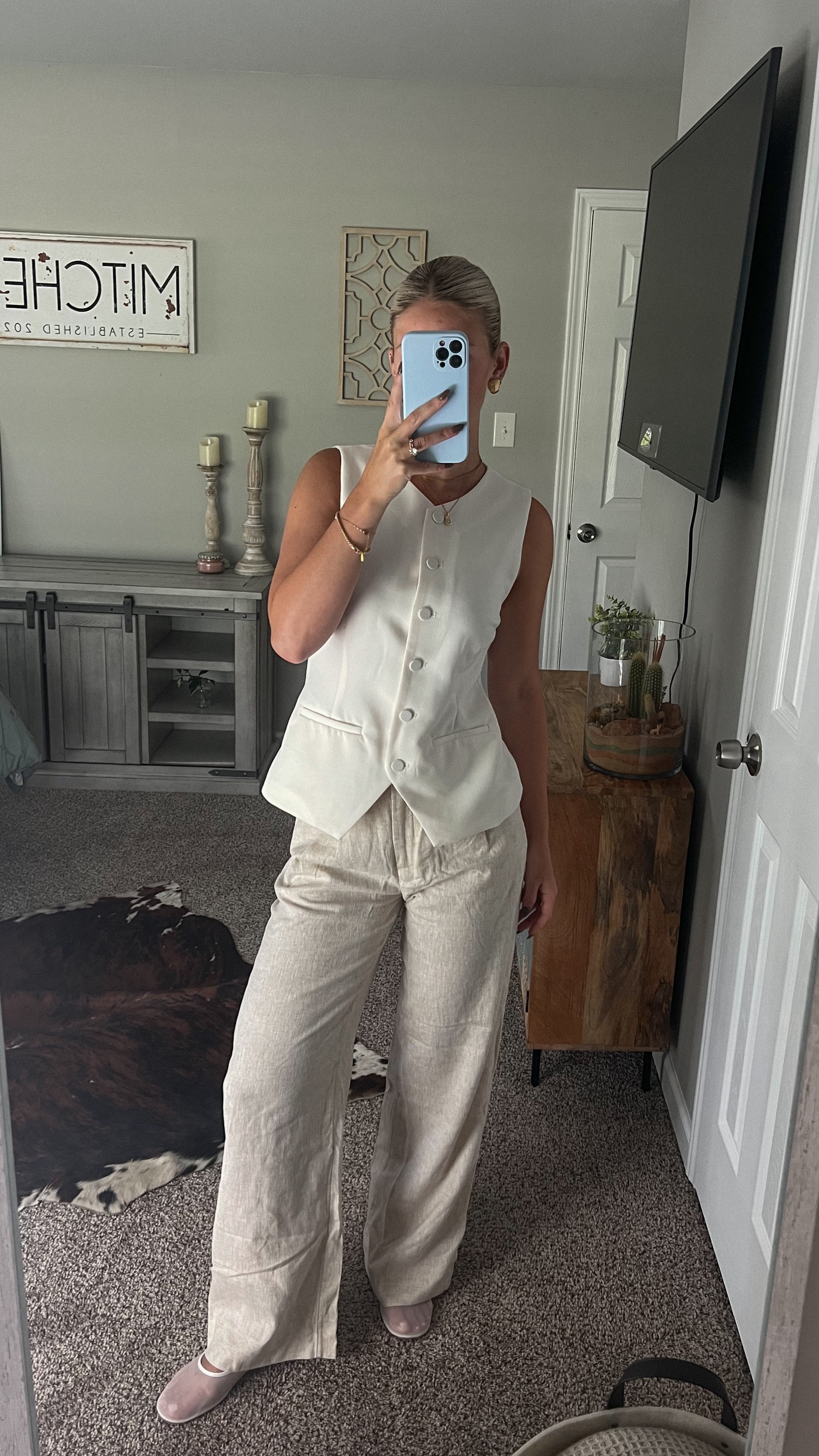 work fit 💼
linen trousers: 26 long 

#LTKWorkwear