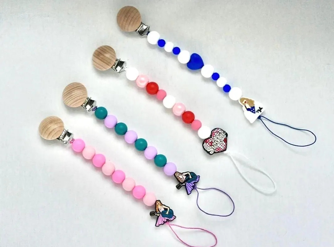 Taylo Swif Guitar Girl Pacifier Clip/ Pop Artist Pacifier Clip/ Baby Shower Gift/ Pacifier Holder... | Etsy (US)