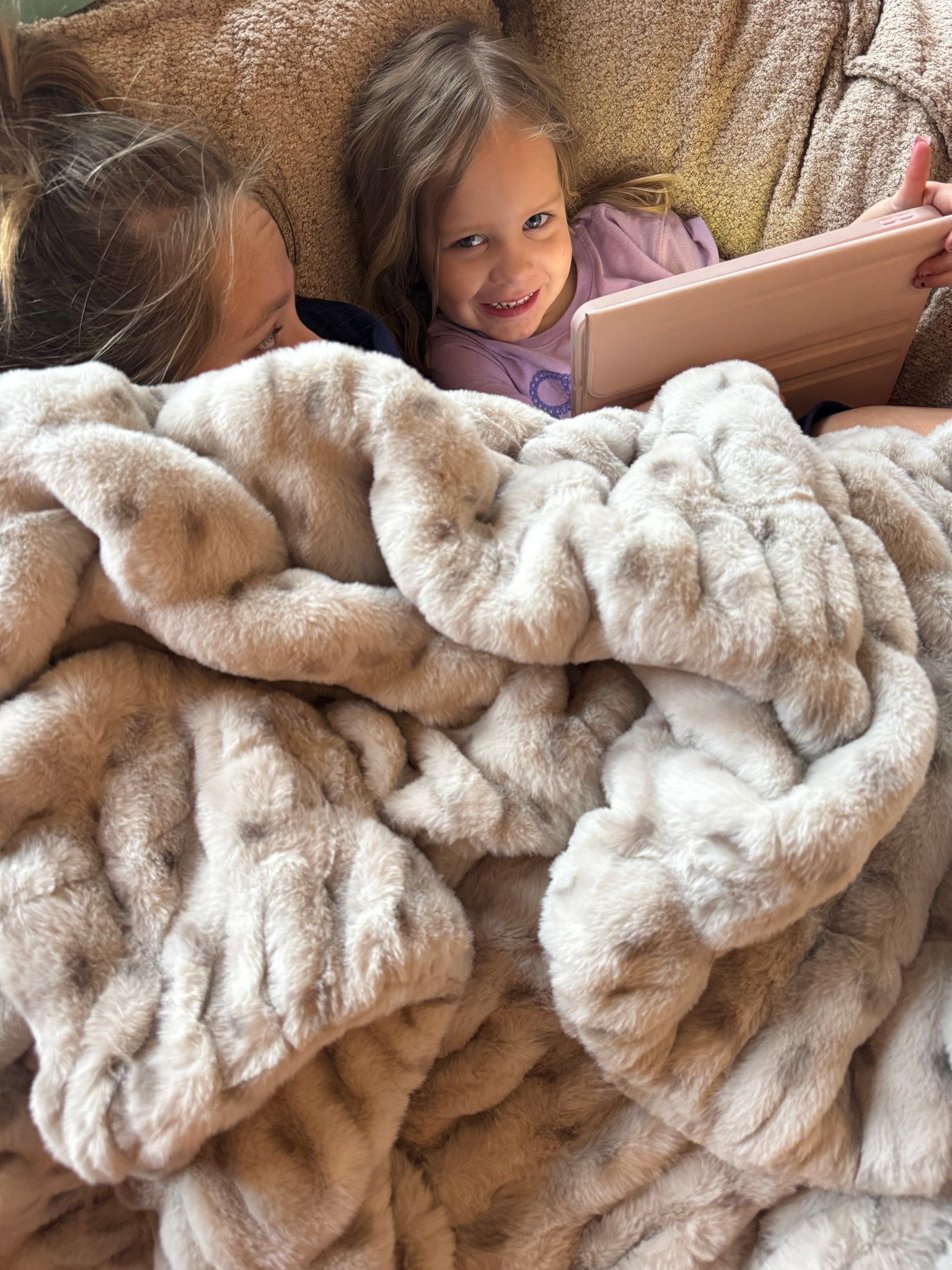 The coziest blankets!! Thank you @lolablankets 🥰