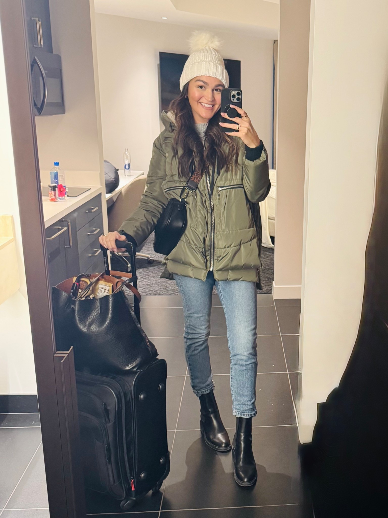 Orolay coat, olive green puffer coat— one under $50!
Black Chelsea boots
Levi’s 501 denim
Travel tote

#LTKSaleAlert #LTKTravel