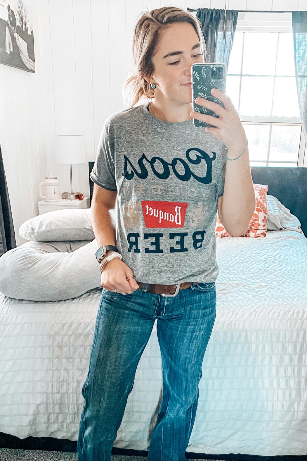 Simple outfit 
Casual outfit
graphic tee
Women’s style
Mom style 

#LTKstyletip #LTKFind