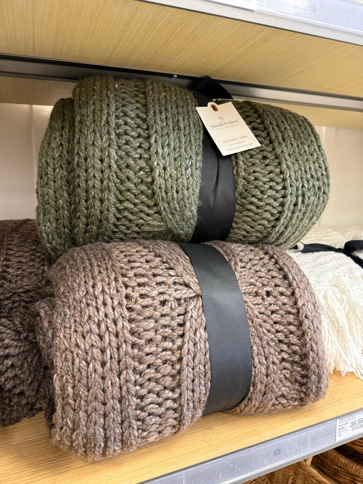 Cozy knit blankets for fall 🧶🍂🤎

#LTKdayinmylife #LTKSeasonal #LTKHome