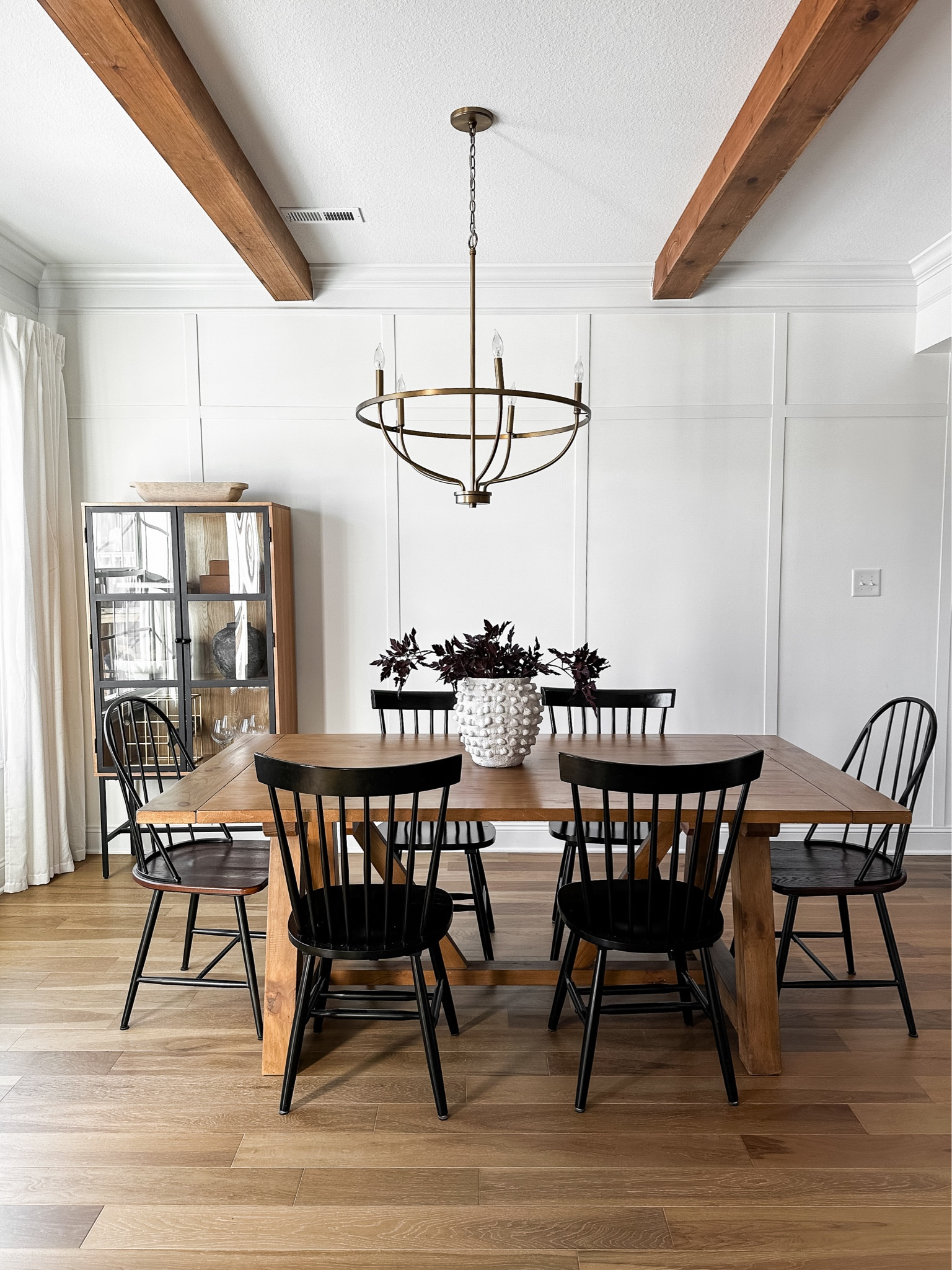 Shop my dining room 🤎

Dining room decor, farmhouse dining table, black chairs, modern organic dining room 

#LTKhome