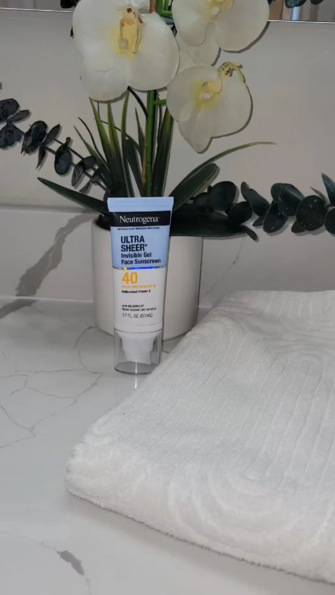 #ad Descubre el NUEVO Ultra Sheer Invisible Gel Sunscreen de Neutrogena: un protector solar invisible.

Este protector solar facial en gel transparente tiene una textura suave y aterciopelada que se absorbe rápidamente y deja un acabado mate invisible. Es un protector solar invisible de primera calidad a un precio asequible. 

@amazon @neutrogena 
#ultrasheersunscreen #ad

#LTKU #LTKselfcare #LTKdayinmylife