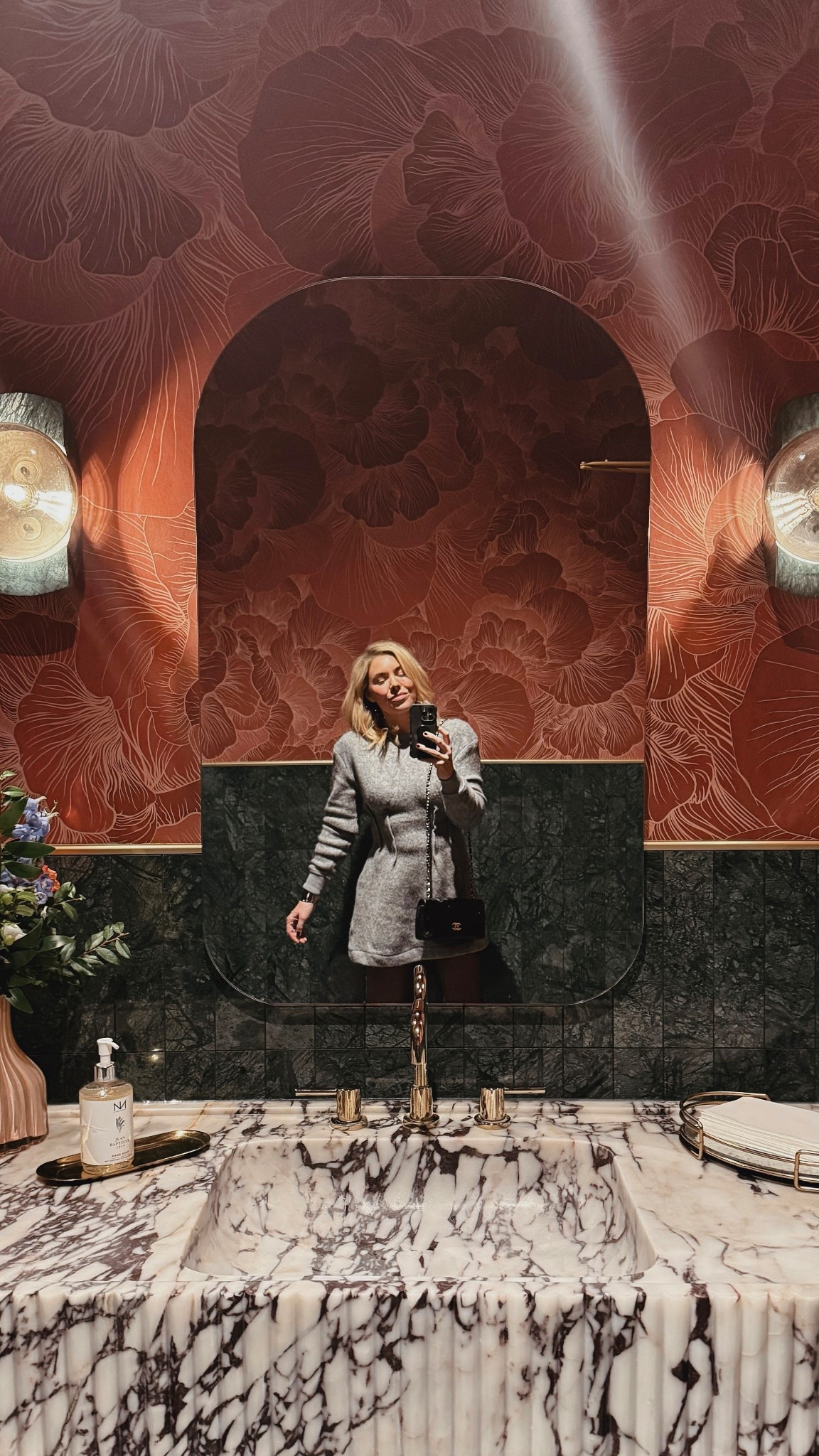 This dress is like if you took a sweatshirt and made it a corset 🫶🏻

#LTKSeasonal #LTKdayinmylife #LTKvlog