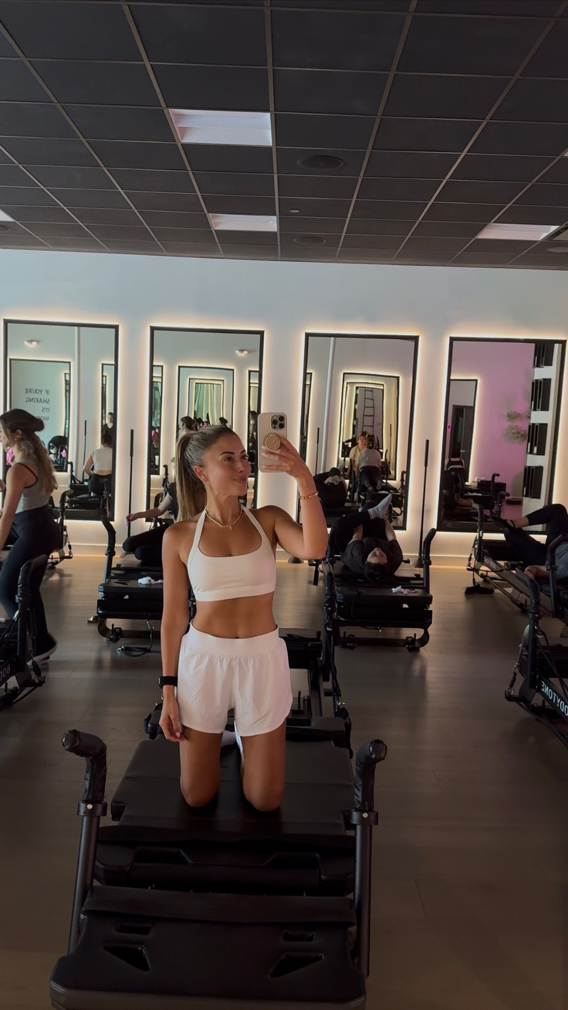 Love a white workout set  