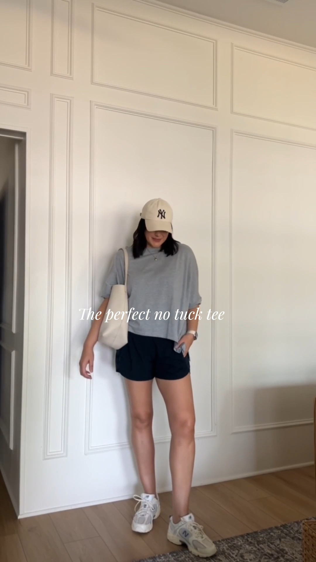 Found the perfect no-tuck tee! It’s under $20 but listen it runs very big! This is the medium and it’s a great loosen fit! 

Amazon finds, under $20, tee