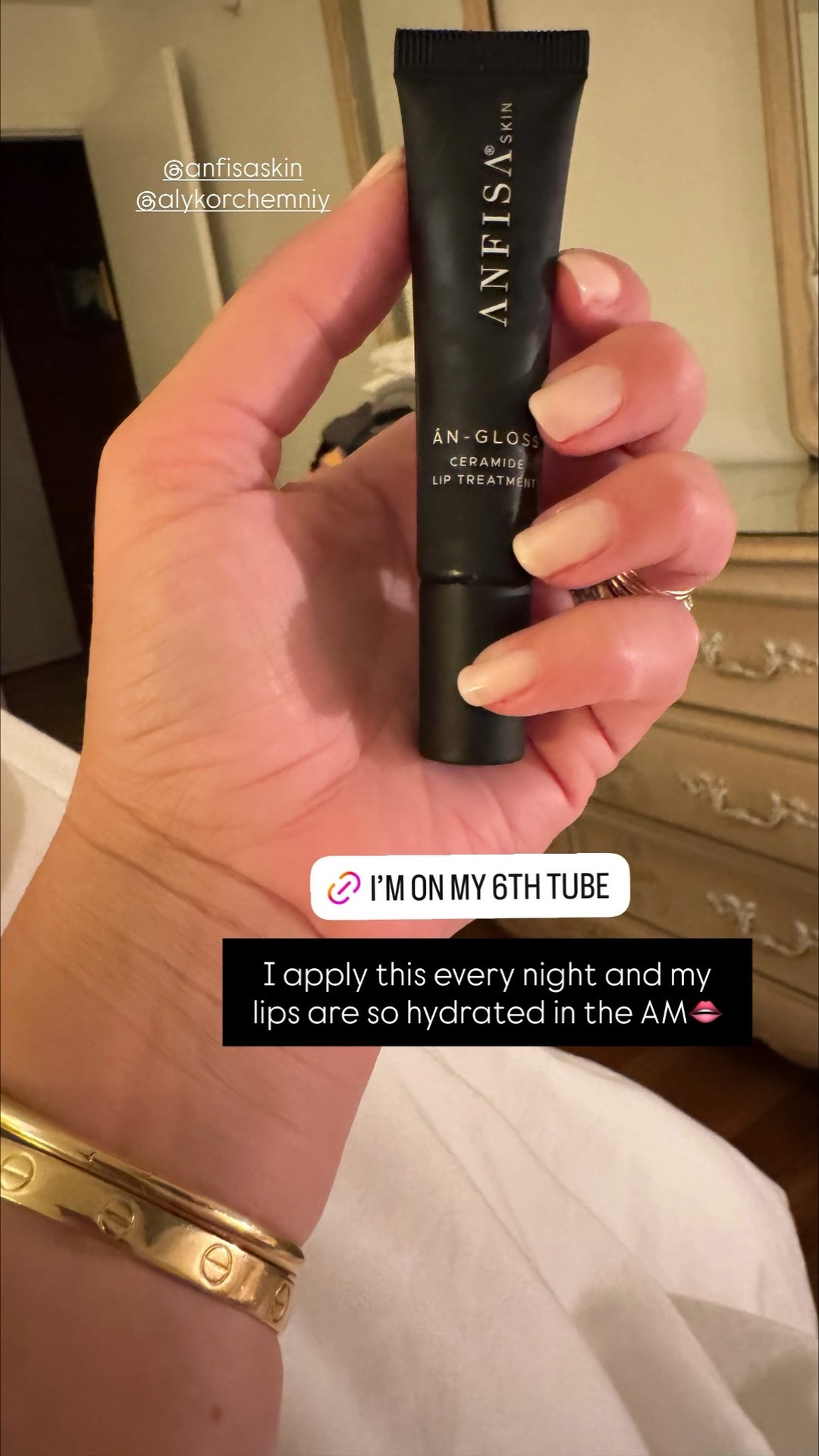 @anfisaskin 
@alykorchemniy  I apply this every night and my lips are so hydrated in the AM👄