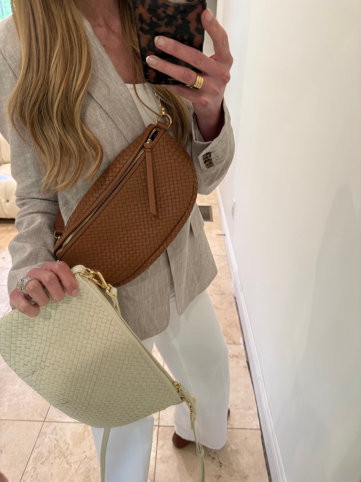 This bag is my newest obsession and I have not stopped carrying it since it came in. The quality is so good and it elevates any outfit. @Quince  #QuincePartner