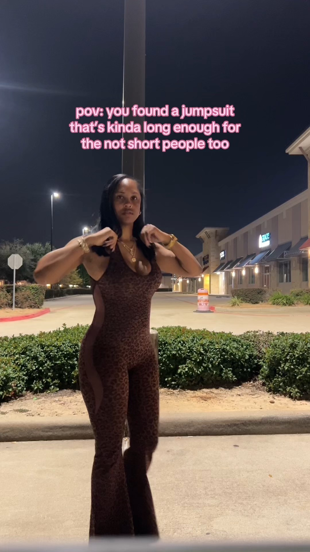 Jumpsuit that’s long enough for 5’8 girls

#LTKgrwm #LTKootd #LTKActive