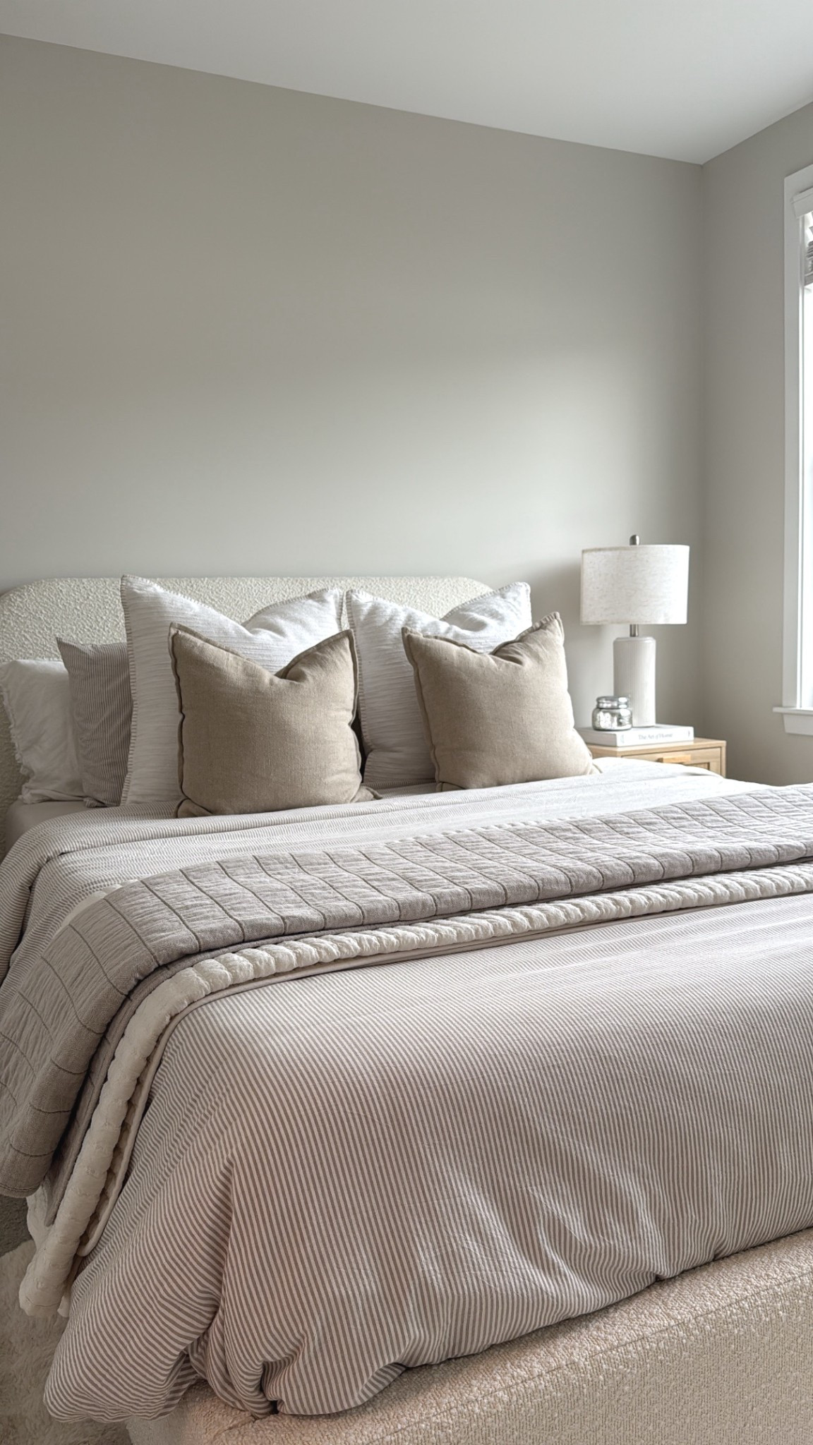 Queen striped duvet cover🤍Available in 26 different color combos 
Color is (Pinstripes- Tannish Linen Gray/White)