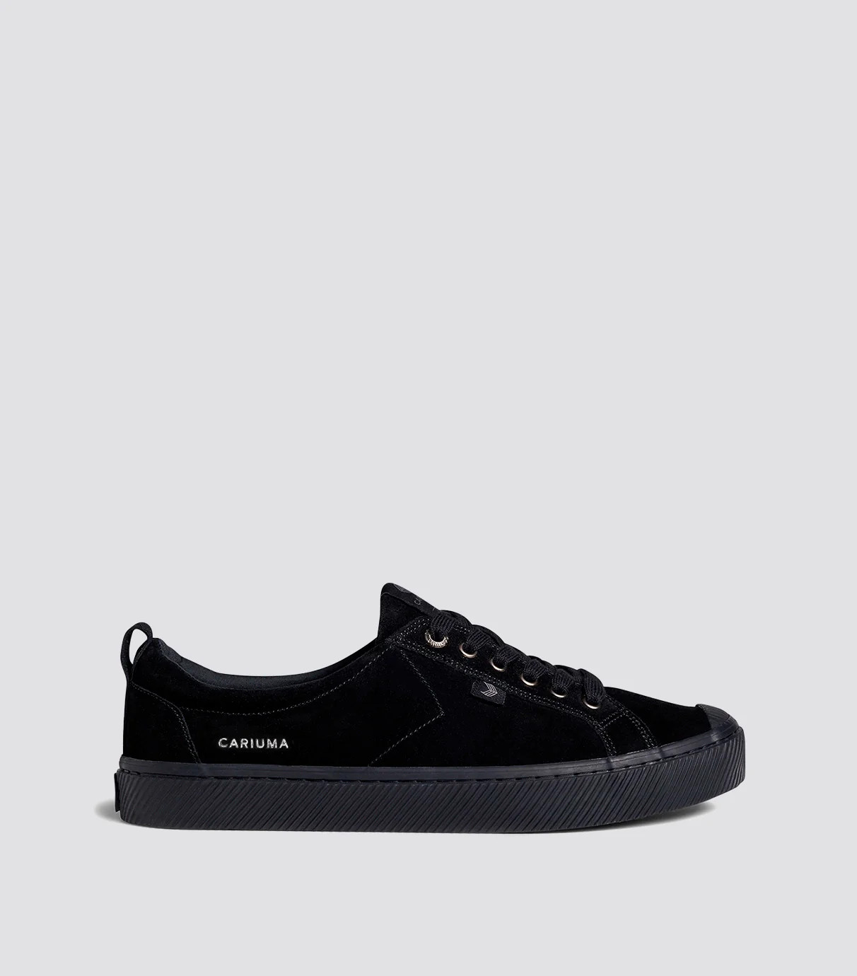 Women's Low Top Solid Black Sneakers In Suede | OCA Low | Cariuma