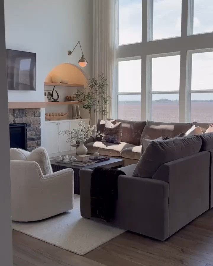 wow love everything about our home lately🫶🏼

#modernorganic #transitionaldesign #openfloorplan #homeswithpurpose #intentionalhome