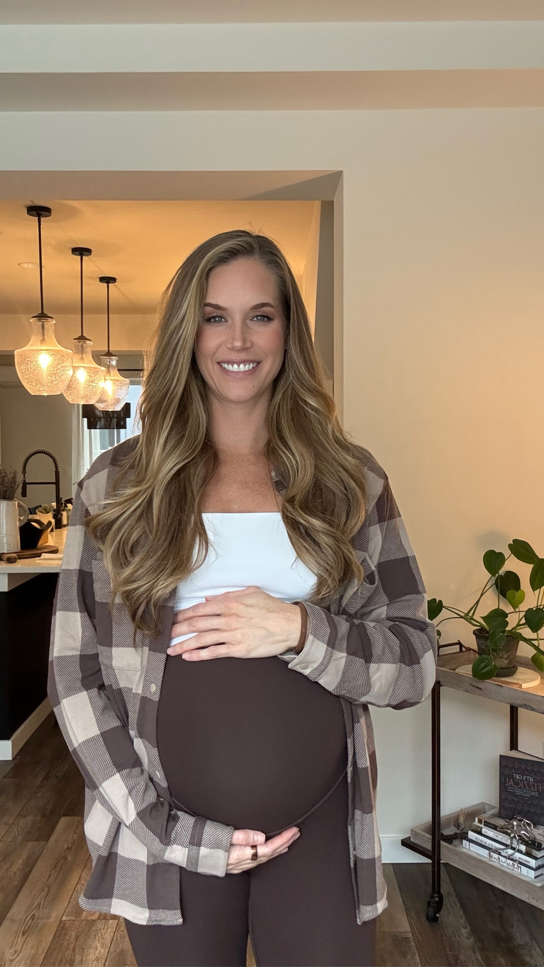 Love an oversized flannel for fall 🍁 

Flannel: wearing size XL in men’s for an oversized fit 
Crop: wearing size M
Leggings: wearing maternity size M long 

#LTKTall #LTKStyleTip #LTKBump
