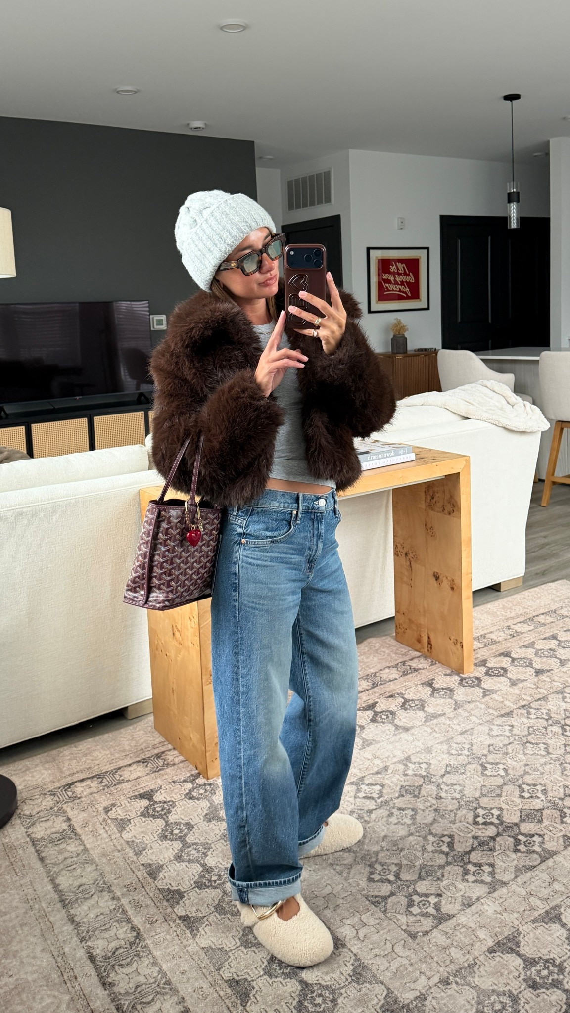 Small tee 25 petite jean! Jacket is XS! And the shoes have a hard bottom so they can be worn out lol