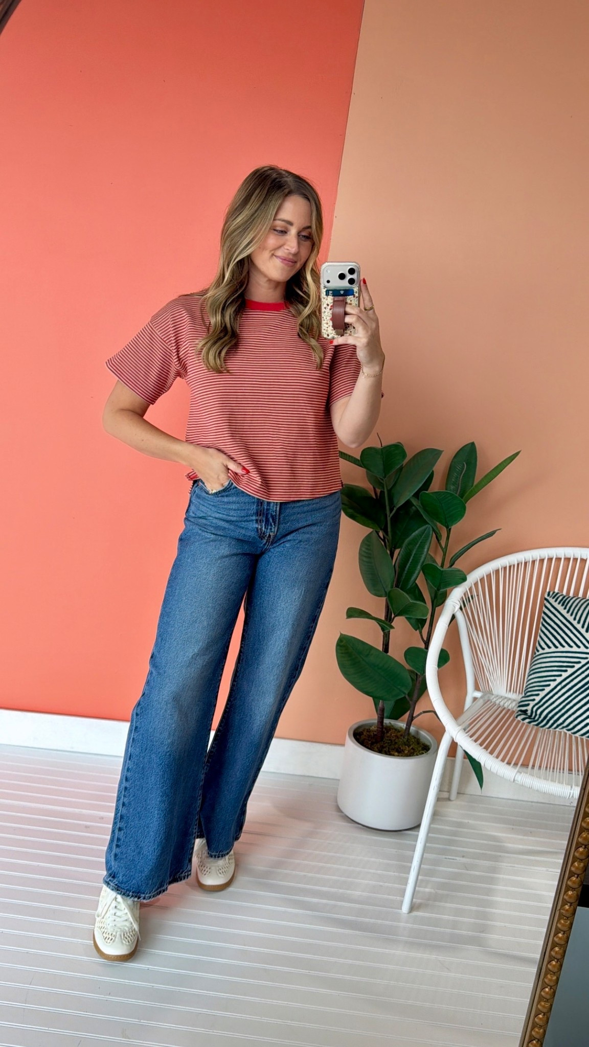 Medium tee
Code: KIMJENSEN for a discount 