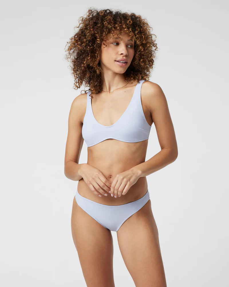 Aqua Triangle Top | Vuori Clothing (US & Canada)