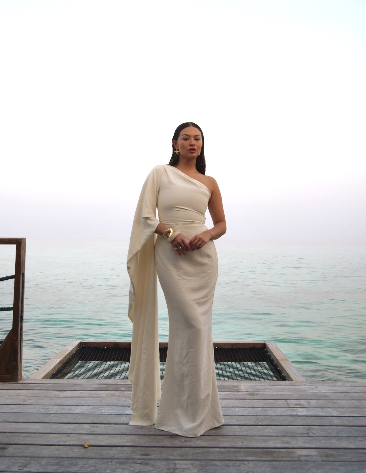 a moment for a dramatic sleeve ❤️