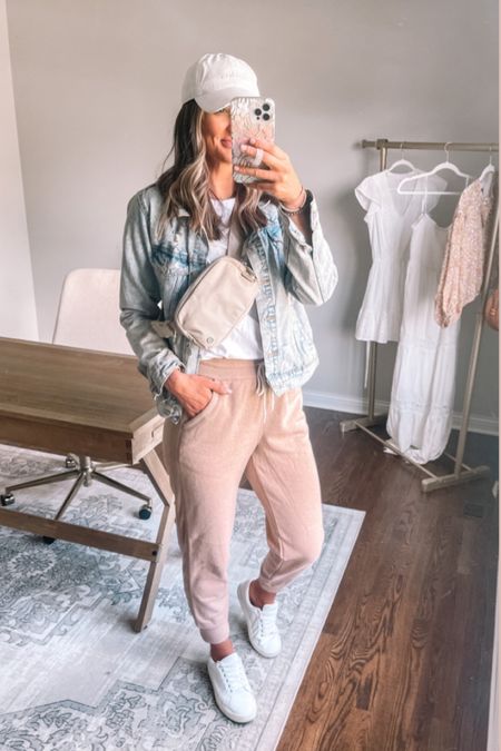 Target deal days my joggers are on sale for $15!

Joggers tts small
Tee tts small
Jacket sized up to medium
Sneakers tts
Bag color trench (linked amazon option too)



#LTKSeasonal #LTKstyletip #LTKsalealert