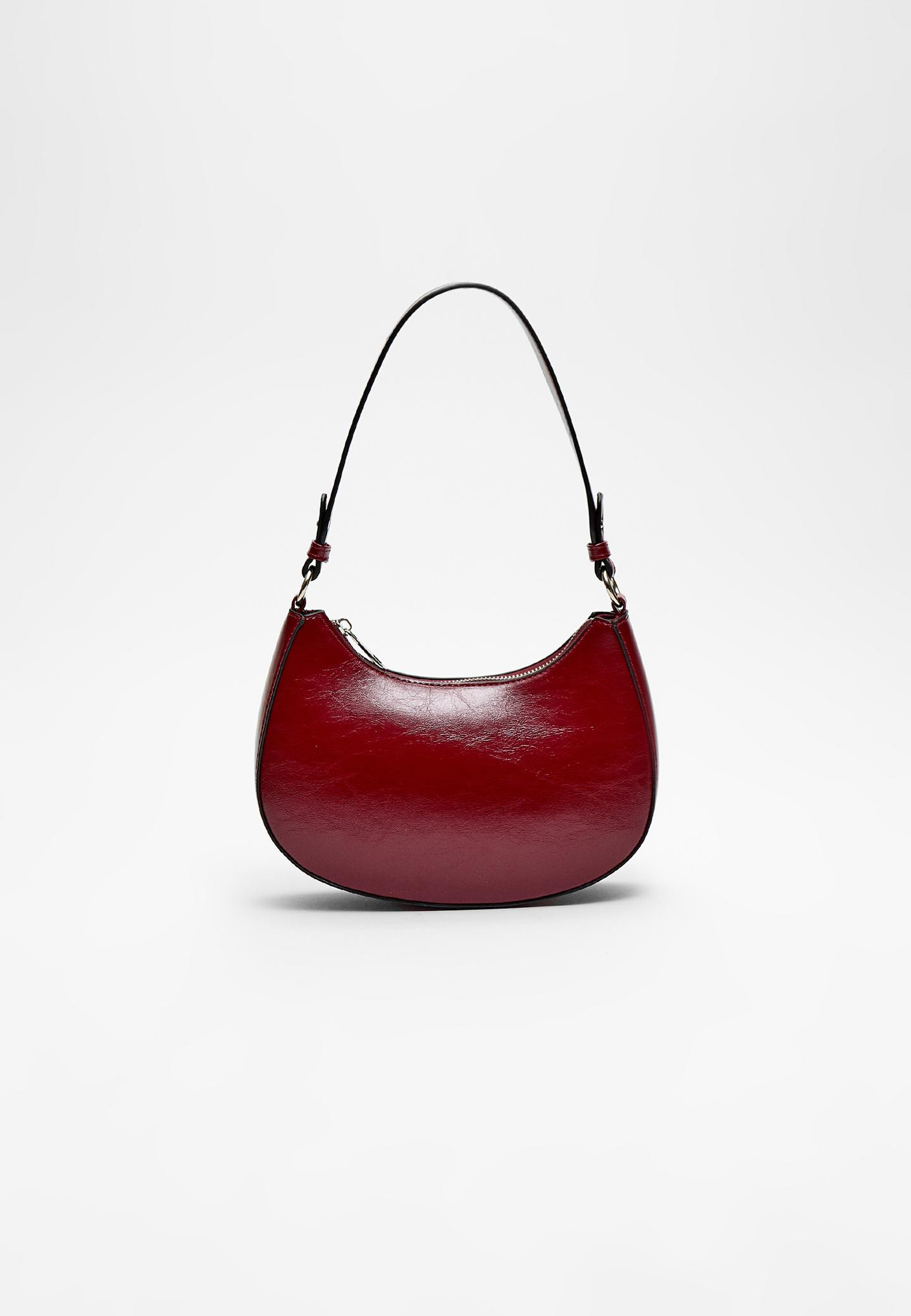 Half-moon shoulder bag | Stradivarius (UK)