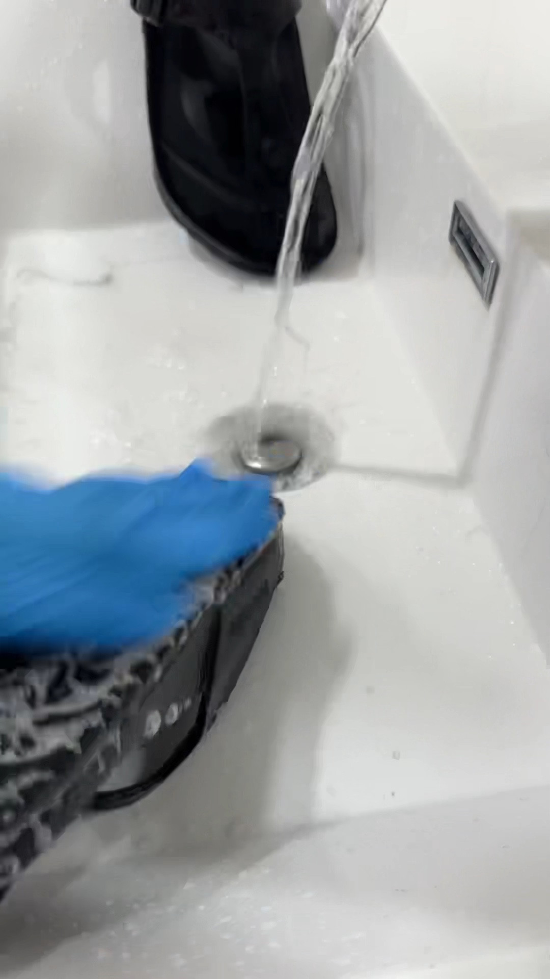 Cleaning the shoes 👞 | Shoes | Christmas gift | gifts | styles | cleaning 

#LTKShoeCrush #LTKCyberWeek #LTKGiftGuide