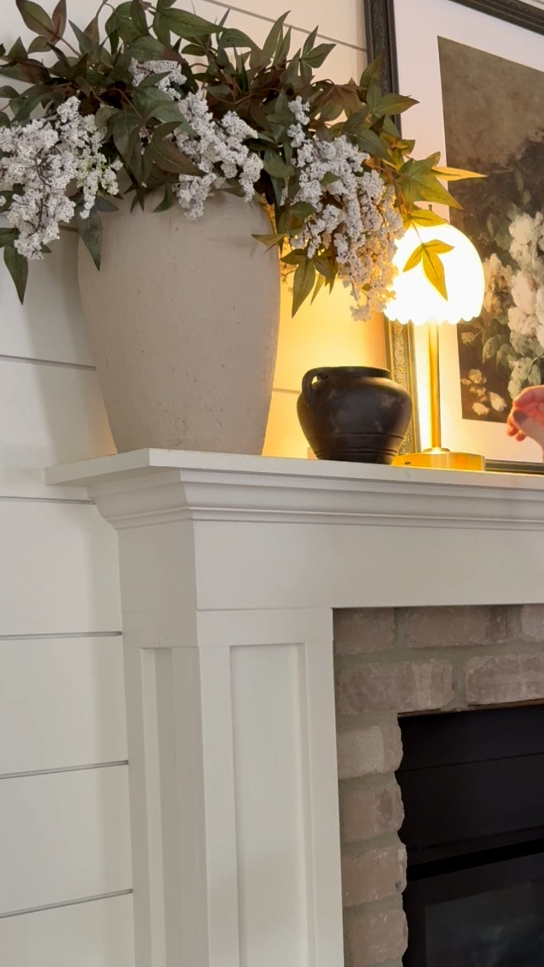 Pretty little rechargeable, tulip lamp. Has three light color variations. 


#LTKSeasonal #LTKHome