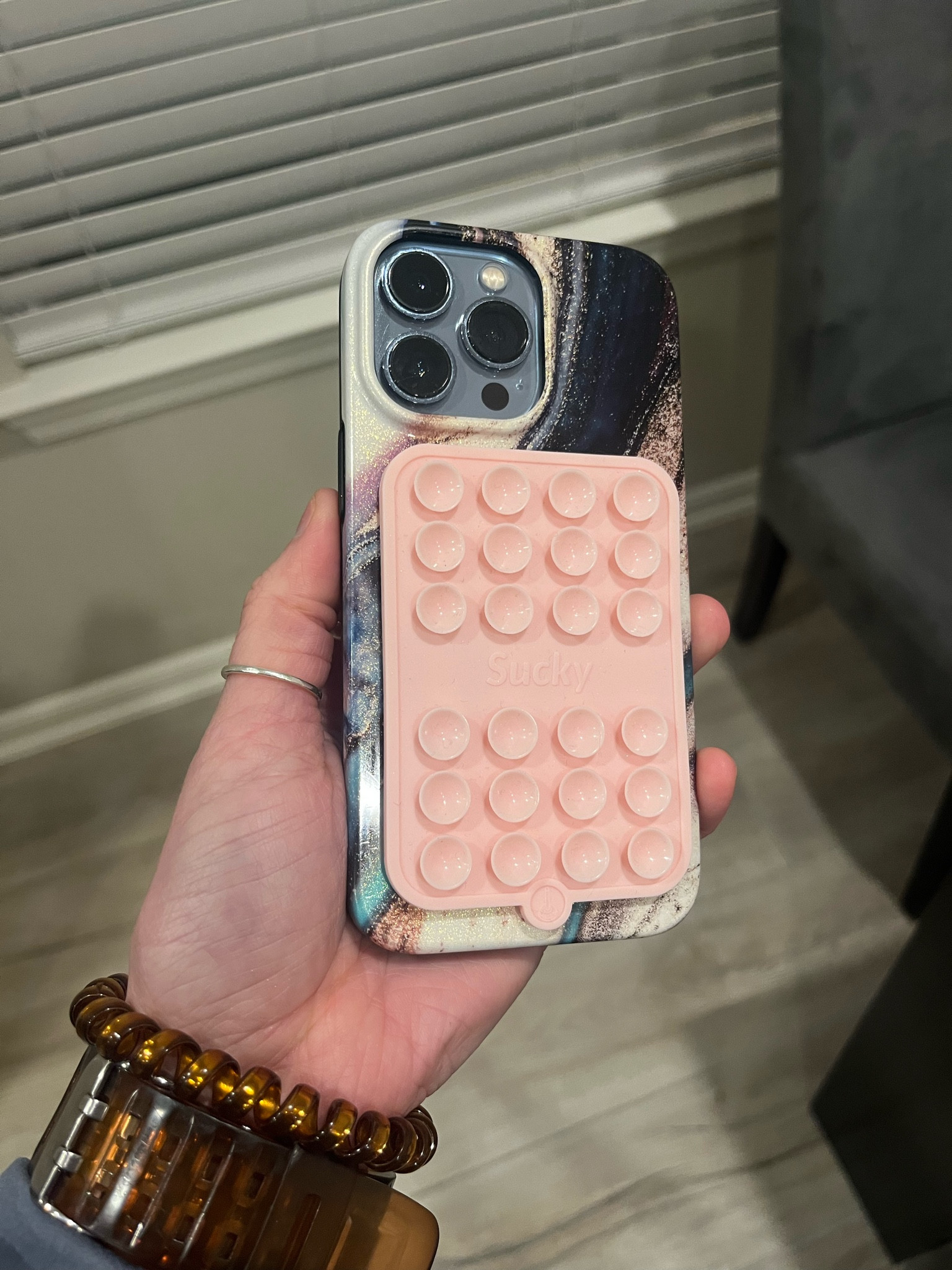 when my magnet phone holder doesn’t do the job, my sucky does 🙏🏻

#LTKFitness #LTKHome #LTKActive