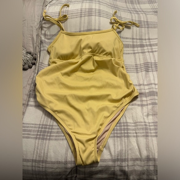 Isabel maternity swimsuit | Poshmark