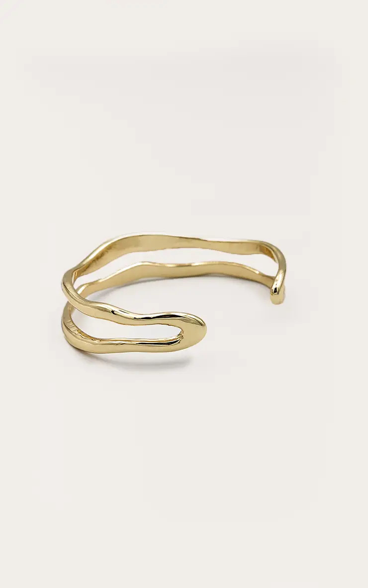 Gold Double Ridge Wave Bangle | PrettyLittleThing USA | PrettyLittleThing US