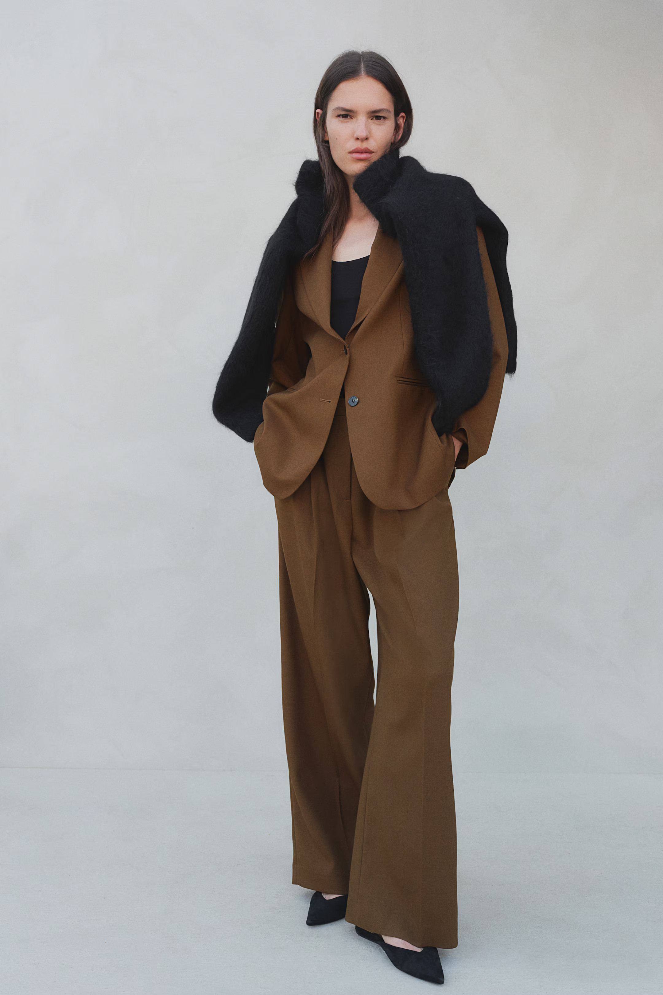 Hose mit Bügelfalten - Braun - Ladies | H&M AT | H&M (DE, AT, CH, NL, FI)