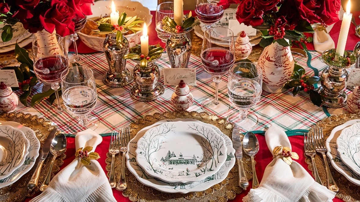 Set the scene—because it is the most wonderful time of the year. Julia’s holiday collection brings effortless elegance to every table.
#holidaytablescape #tablelinen #dinnerware #homedecor #candkeholder #vase #drinkware

#LTKGiftGuide #LTKHome #LTKHoliday