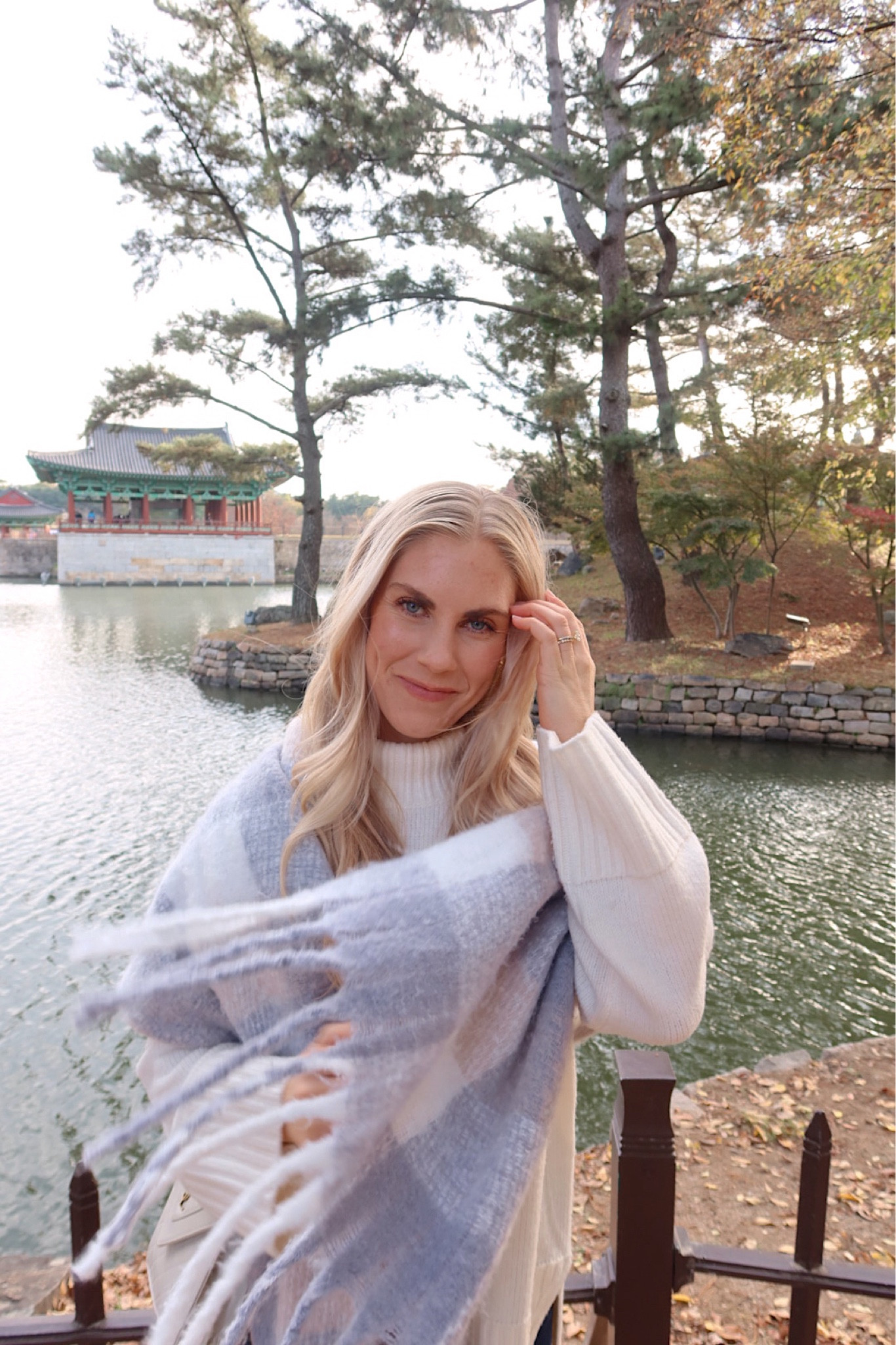 Sweater sale 🤍 size small fits oversize 

#LTKCyberWeek #LTKHoliday #LTKsalealert