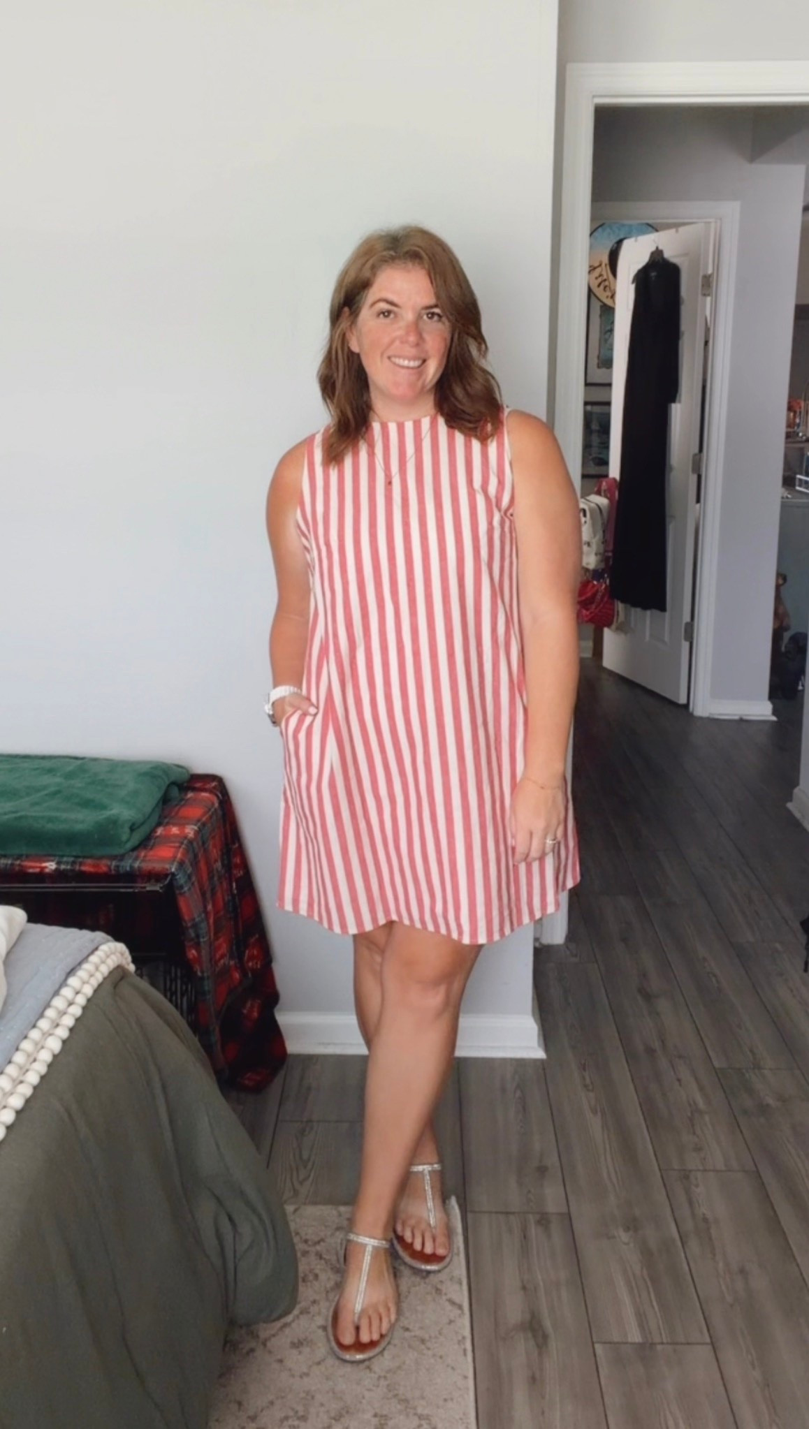 A perfect summer faux linen dress from Amazon!!! Cute for vacation? Perfect for the 4th of July? It’s even perfect for a summer weekend trip! I sized up in the dress, based on their measurements and I love the fit! The dress is Prime, comes in 6 color options and it’s under $45!

#LTKootd #LTKMidsize #LTKTravel