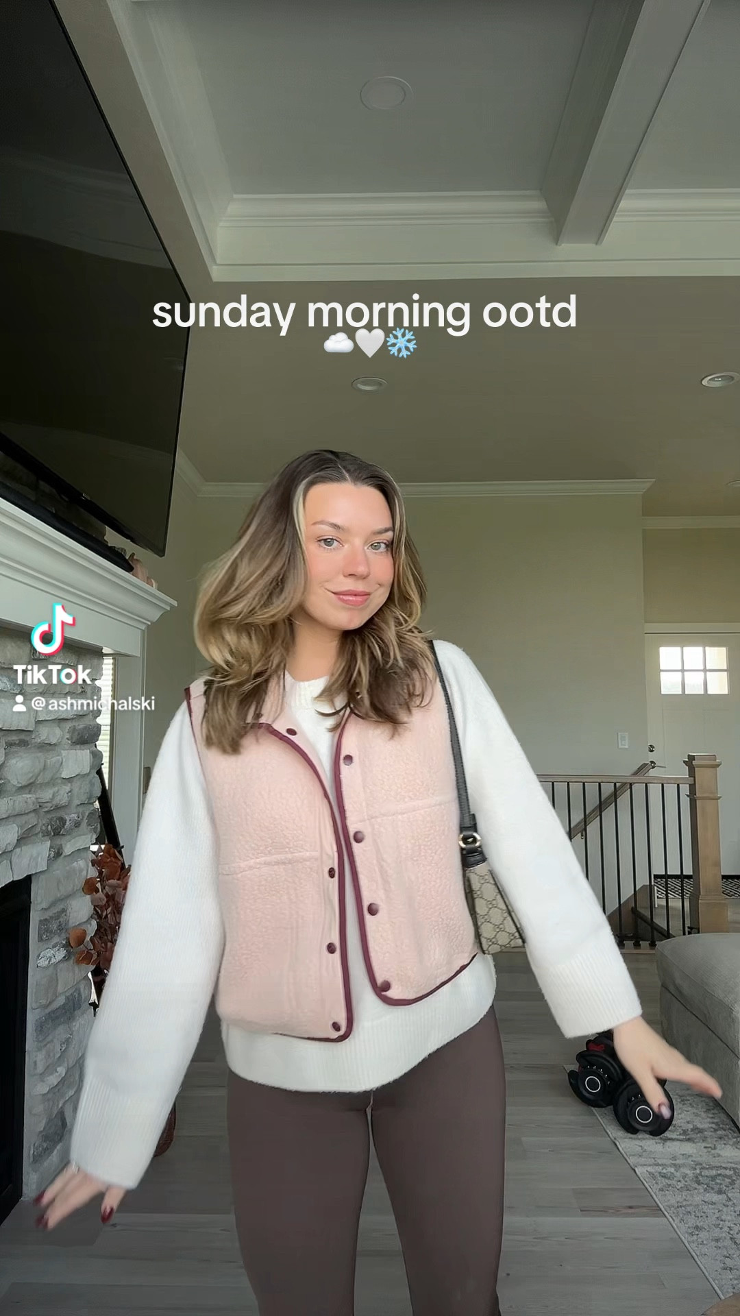 Cozy Sunday outfit 🤍

#LTKFindsUnder100 #LTKSeasonal #LTKStyleTip
