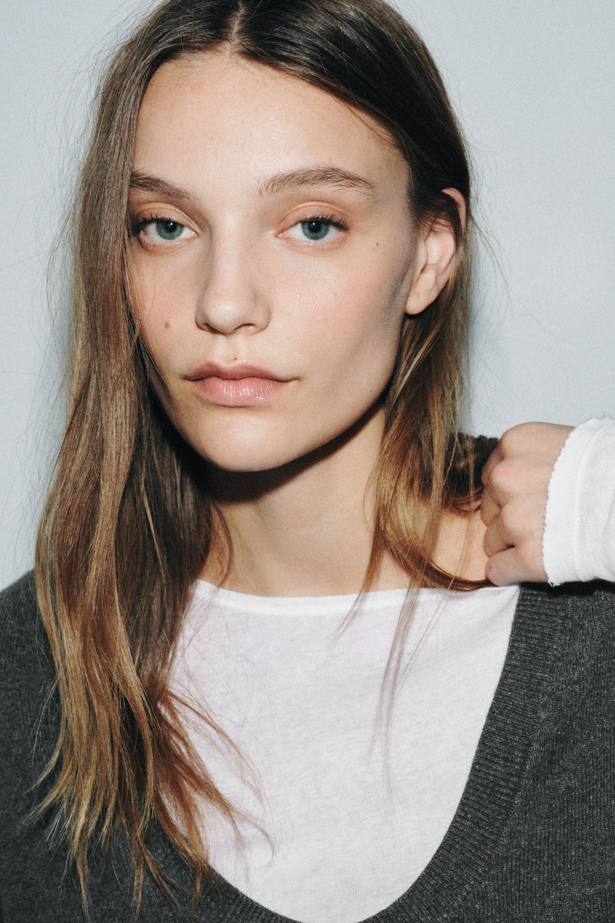 DEEP V-NECK KNIT JUMPER | Zara AU