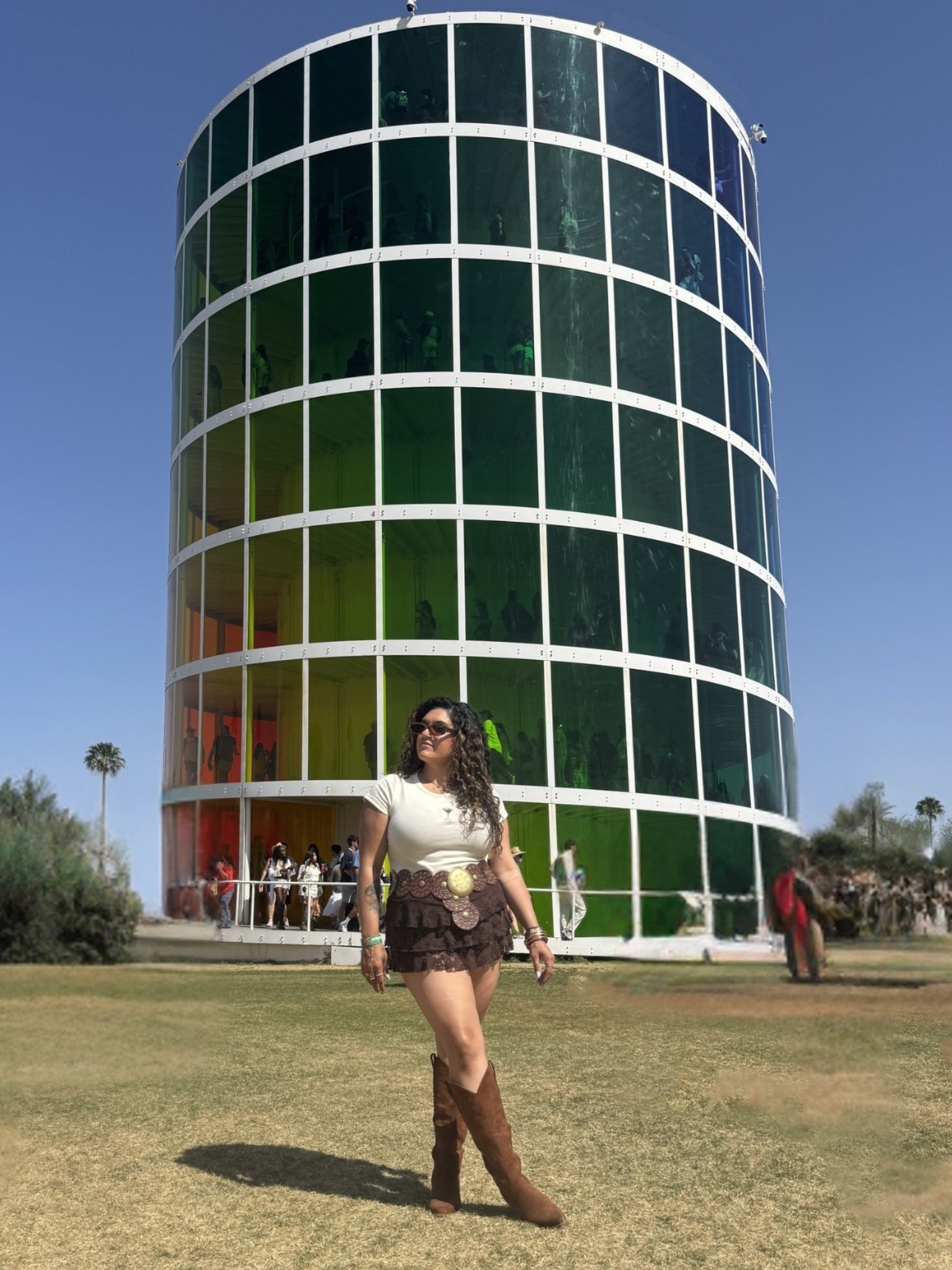 Coachella day 1 outfit ✨🎡🌵

#LTKootd #LTKMidsize #LTKFestival