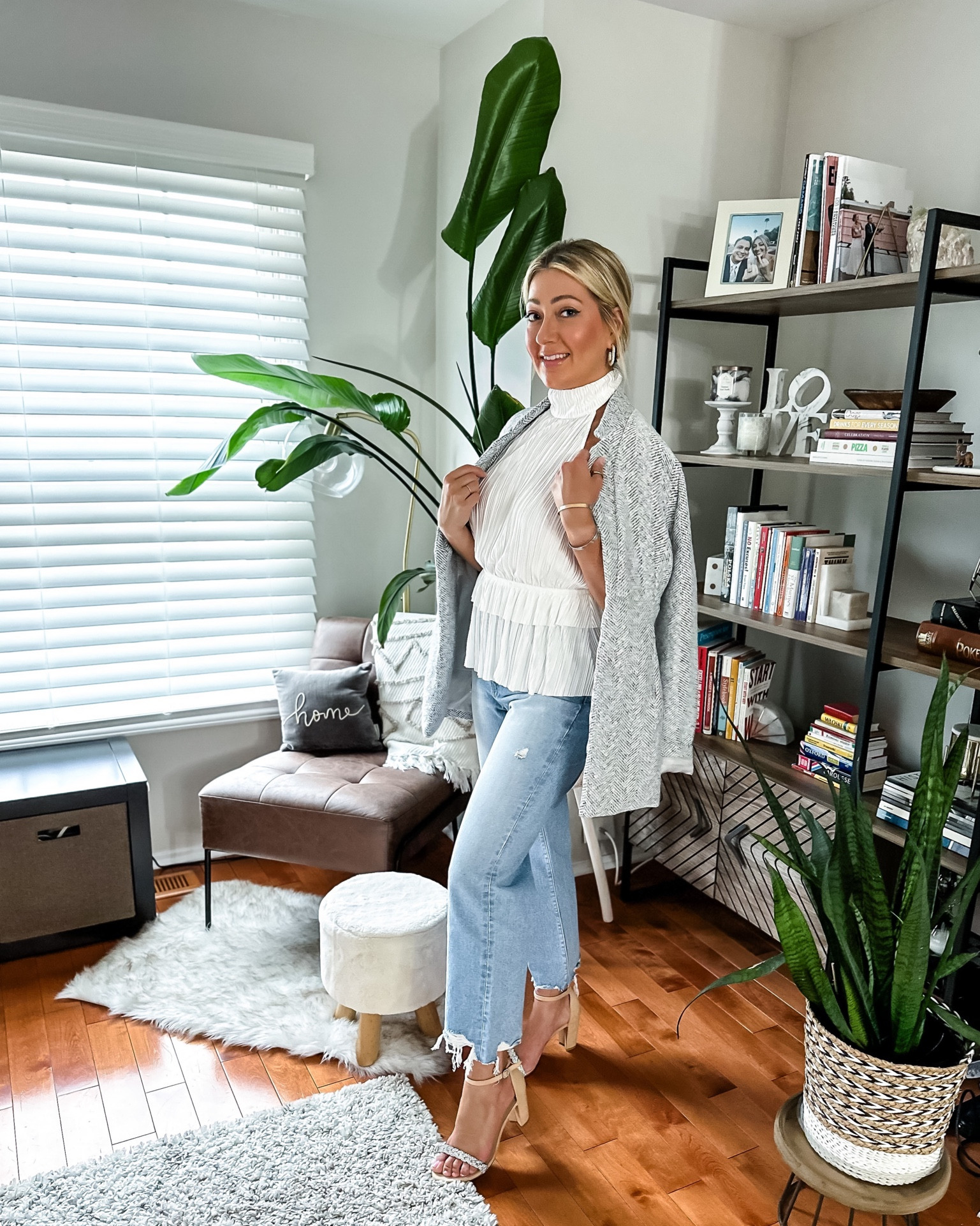 Transition pieces for the win 🙌🏼 
Wear this coat like a blazer now or layered later. True to size.#LTKFind #LTKunder100 • Use code: mbrauns20 for 20% off on VICI

#LTKSeasonal