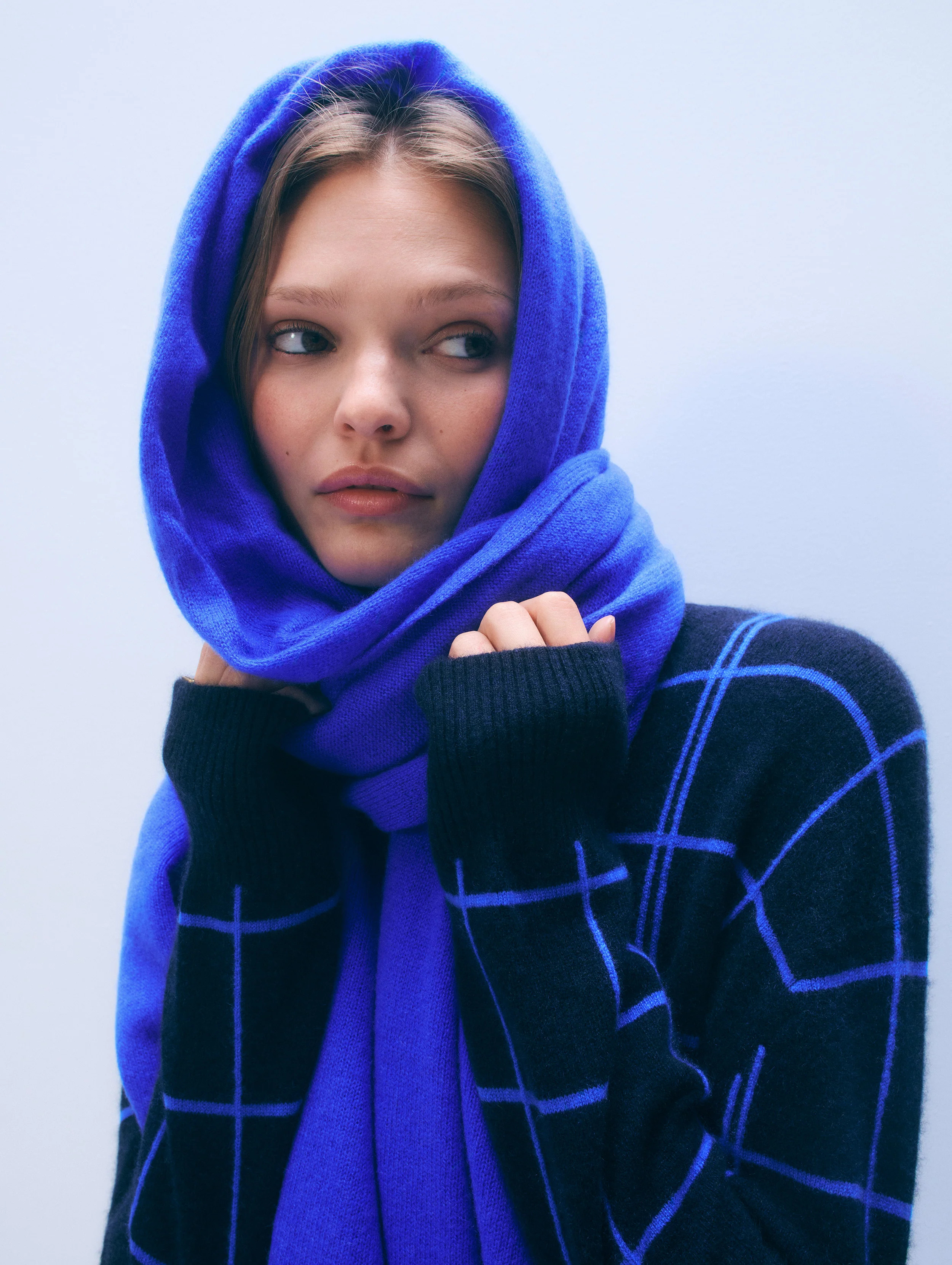 Cashmere Travel Wrap | Cobalt Blue | White and Warren
