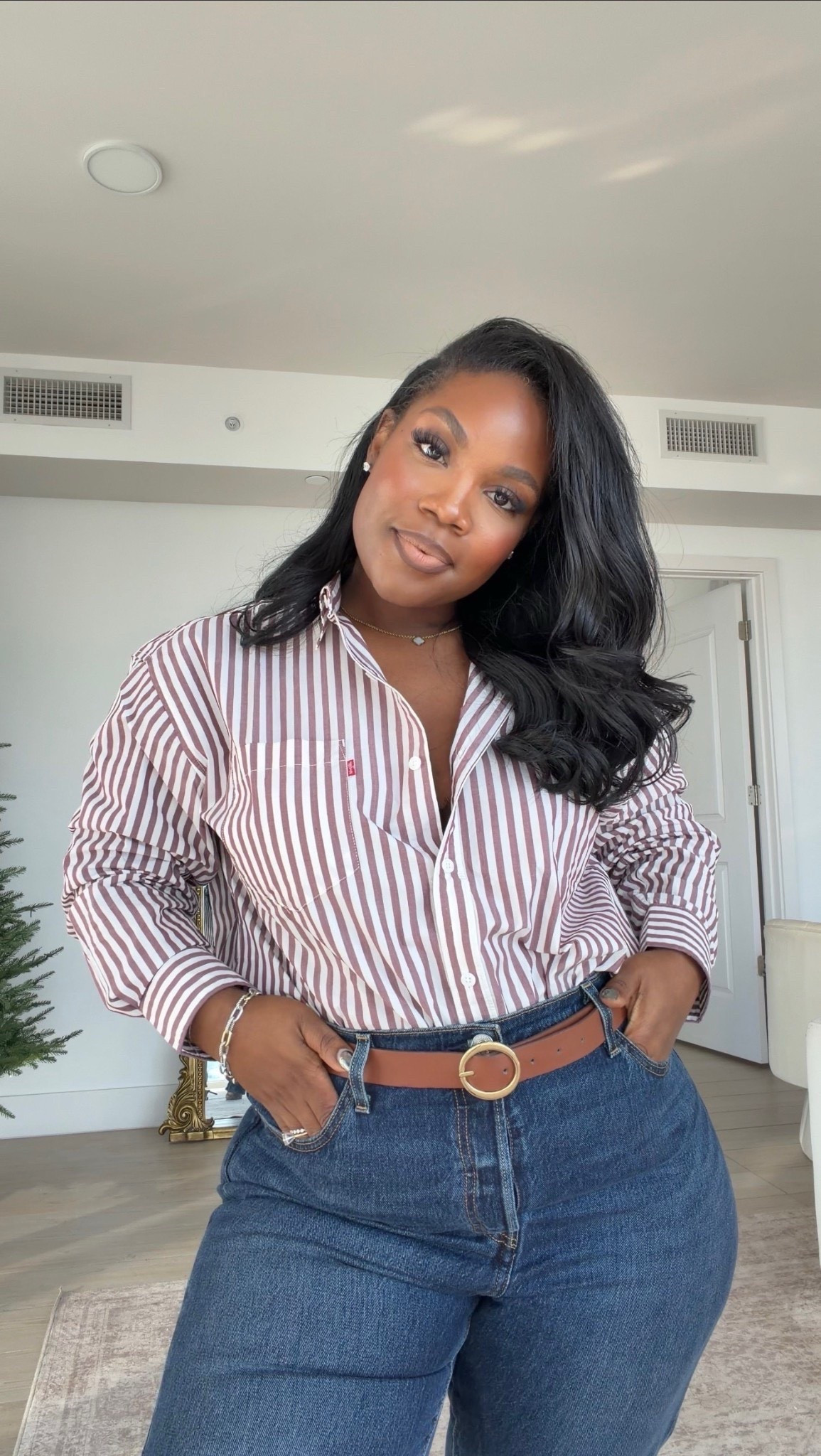 Most of the items linked below are still on MAJOR sale at Levi’s! 🙌🏾

Top: Size XL
Jeans: Size 16S

Work outfits, curvy girl outfits, Emmy Petit 

#LTKMidsize #LTKSaleAlert #LTKWorkwear