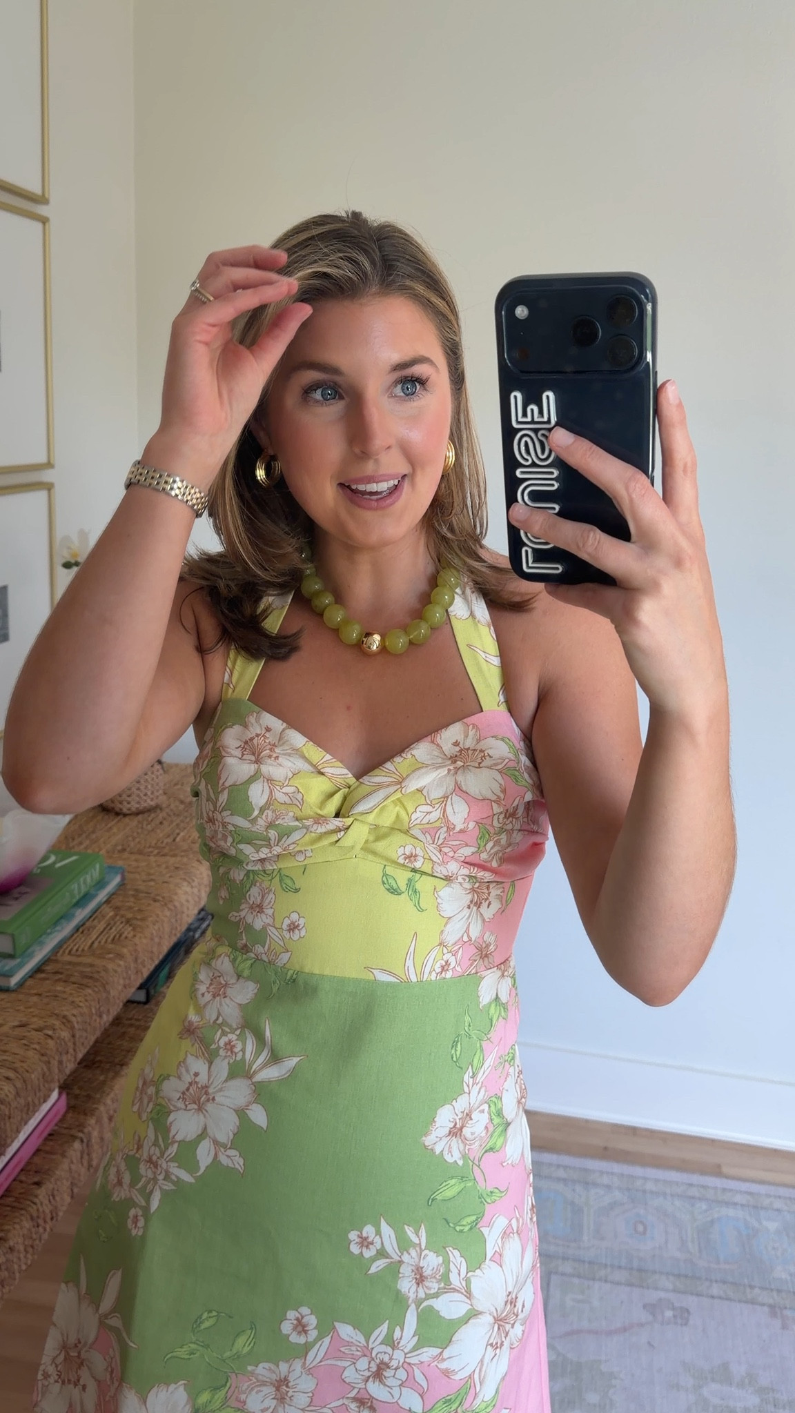 Cute summer dress! Wearing a S