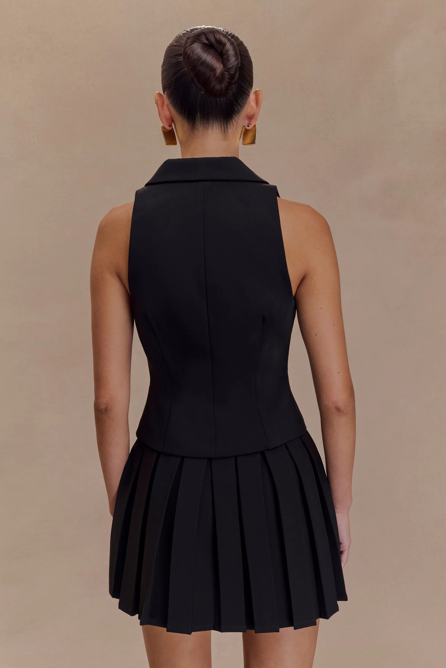 Mura Pleated Mini Skirt - Black | MESHKI US